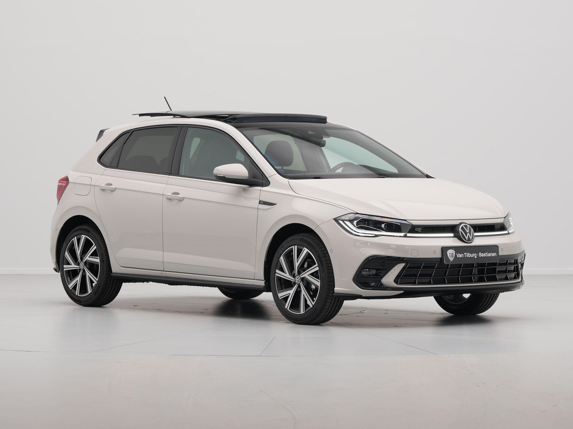 Volkswagen - Polo 1.0 TSI 95 5MT R-Line Edition - 2024