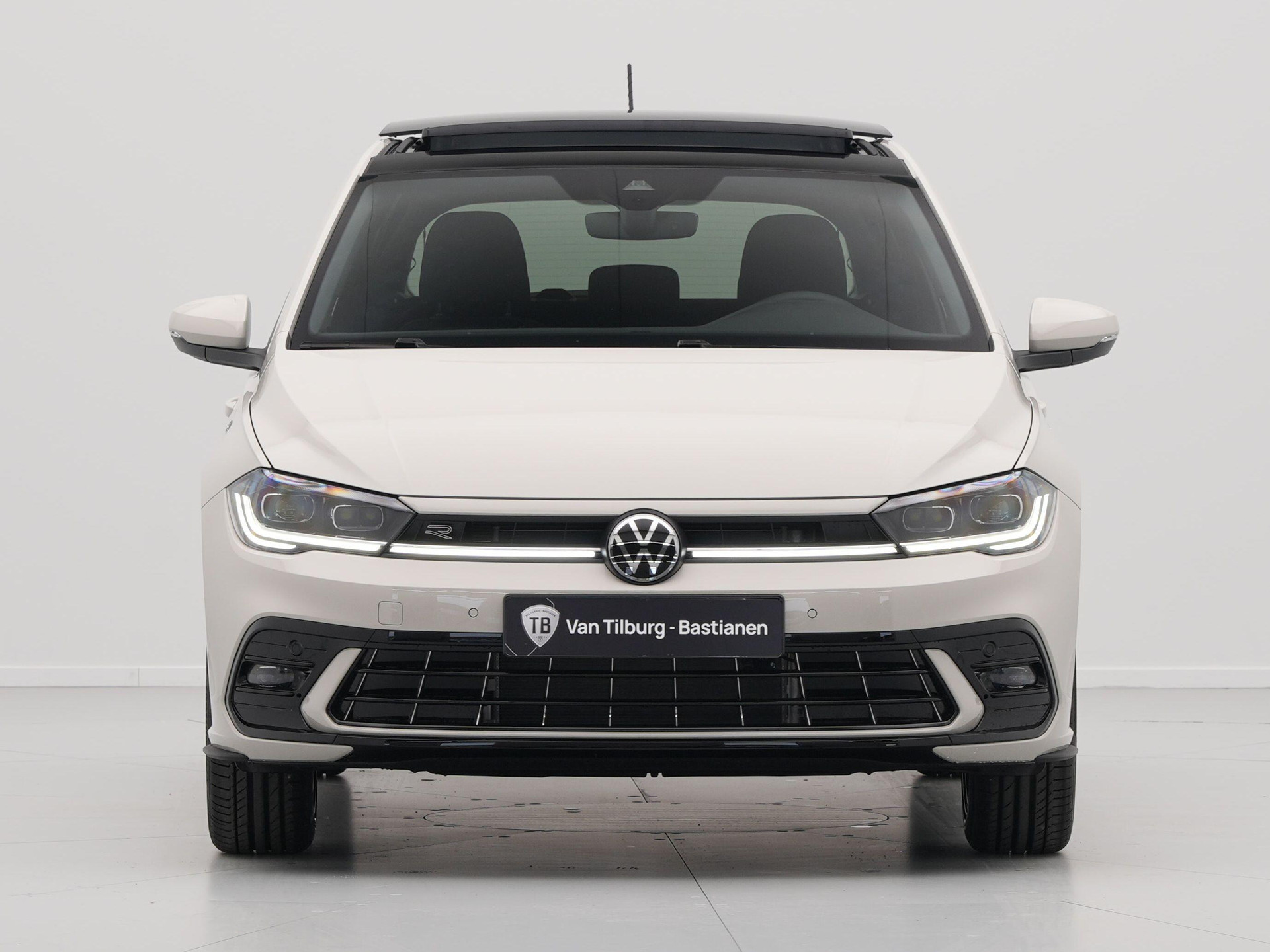 Volkswagen - Polo 1.0 TSI 95 5MT R-Line Edition - 2024