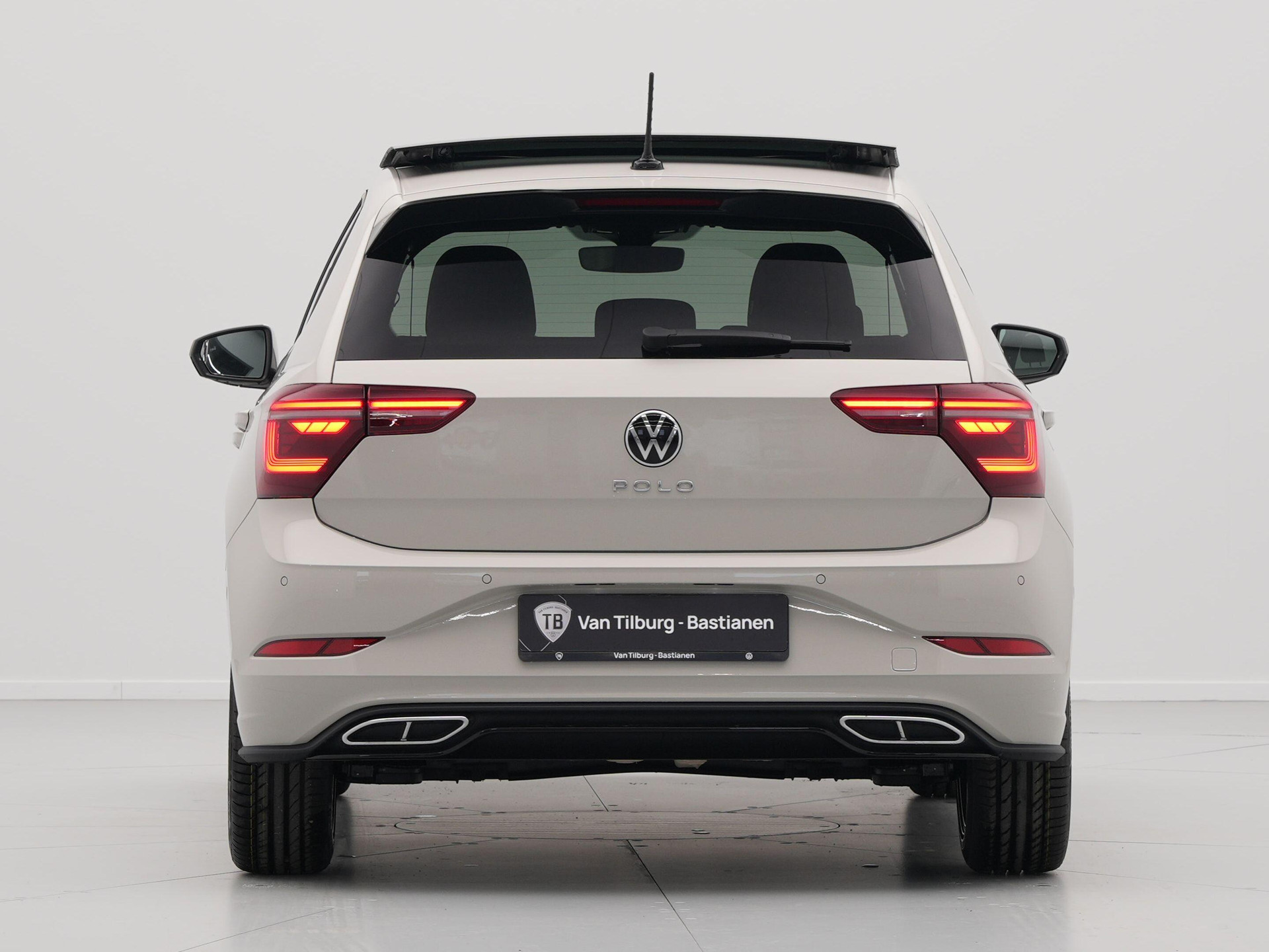 Volkswagen - Polo 1.0 TSI 95 5MT R-Line Edition - 2024