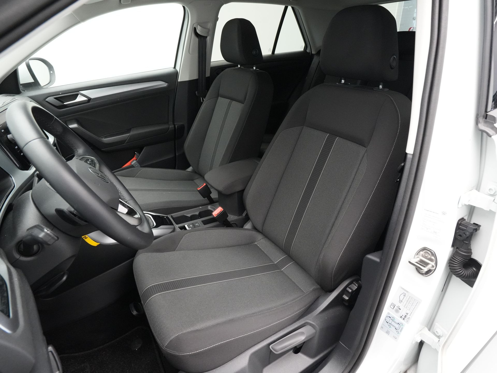 Volkswagen - T-Roc 1.5 TSI Life - 2024