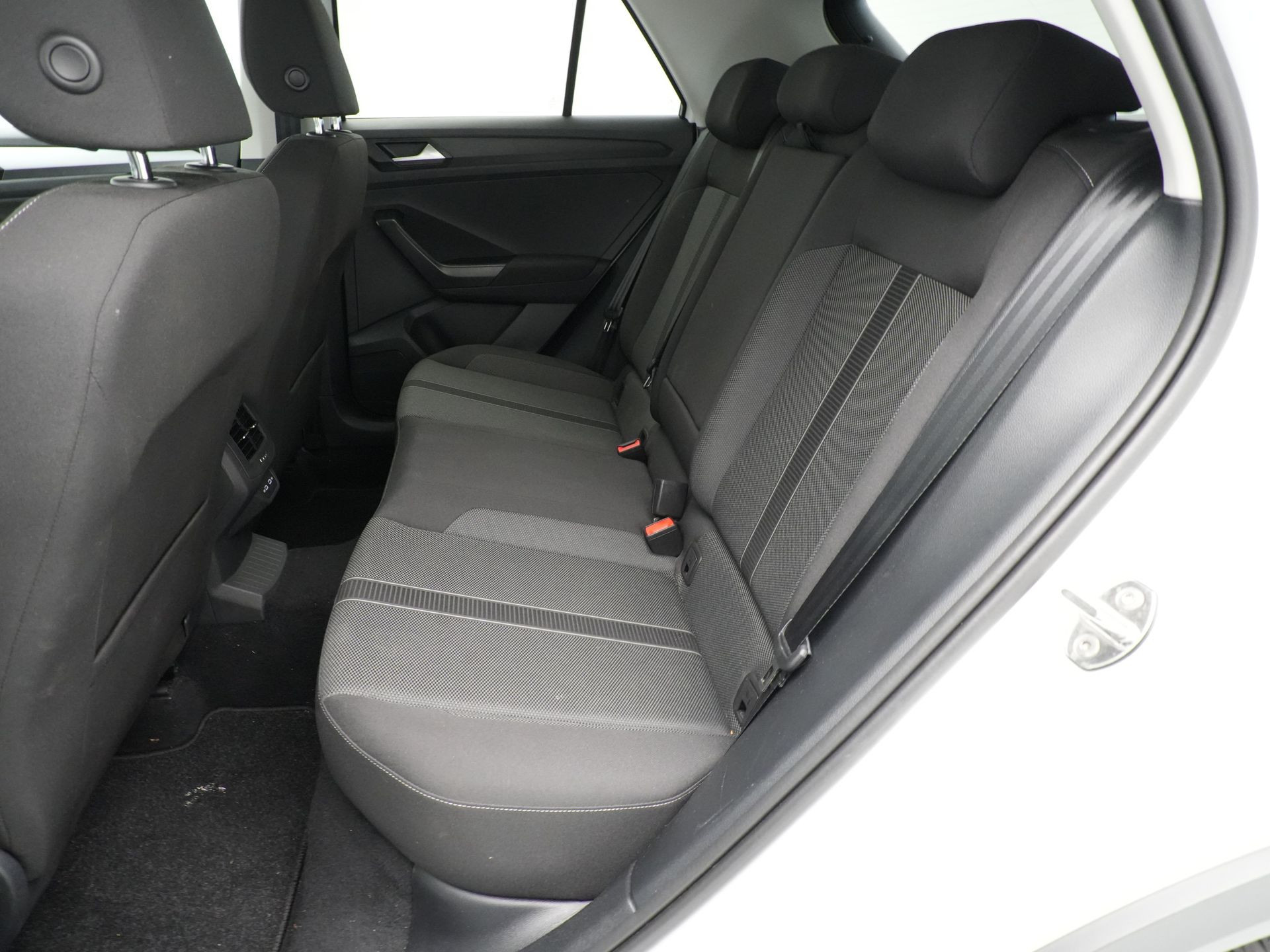 Volkswagen - T-Roc 1.5 TSI Life - 2024