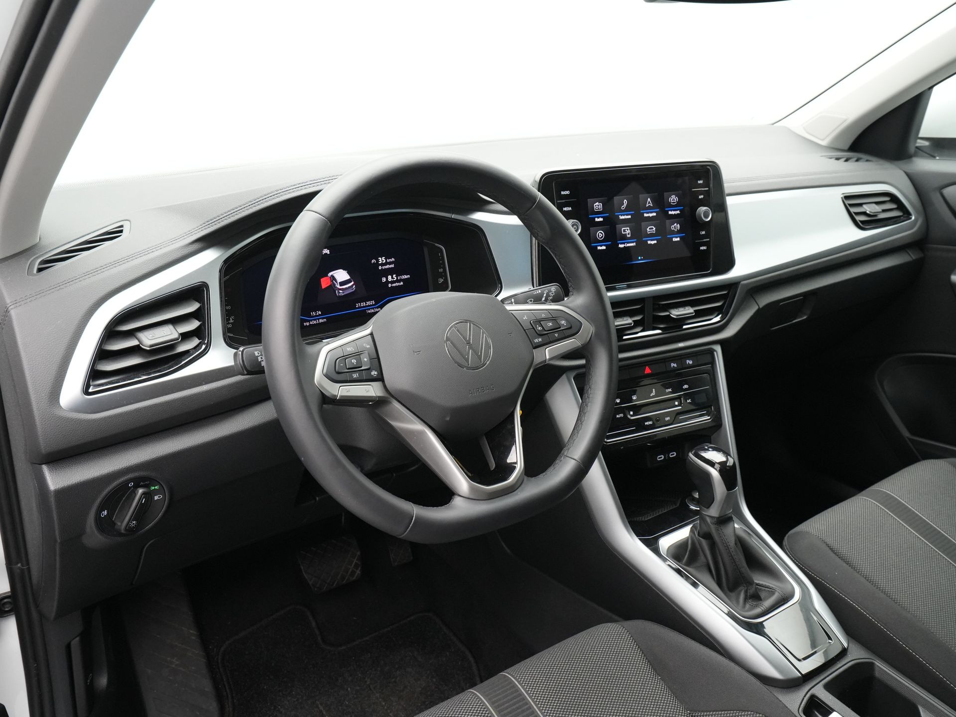 Volkswagen - T-Roc 1.5 TSI Life - 2024