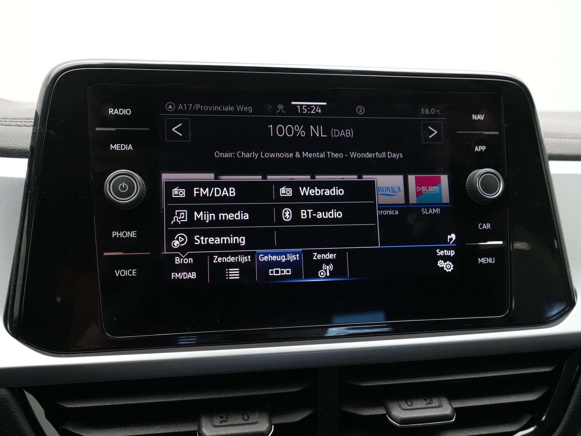 Volkswagen - T-Roc 1.5 TSI Life - 2024