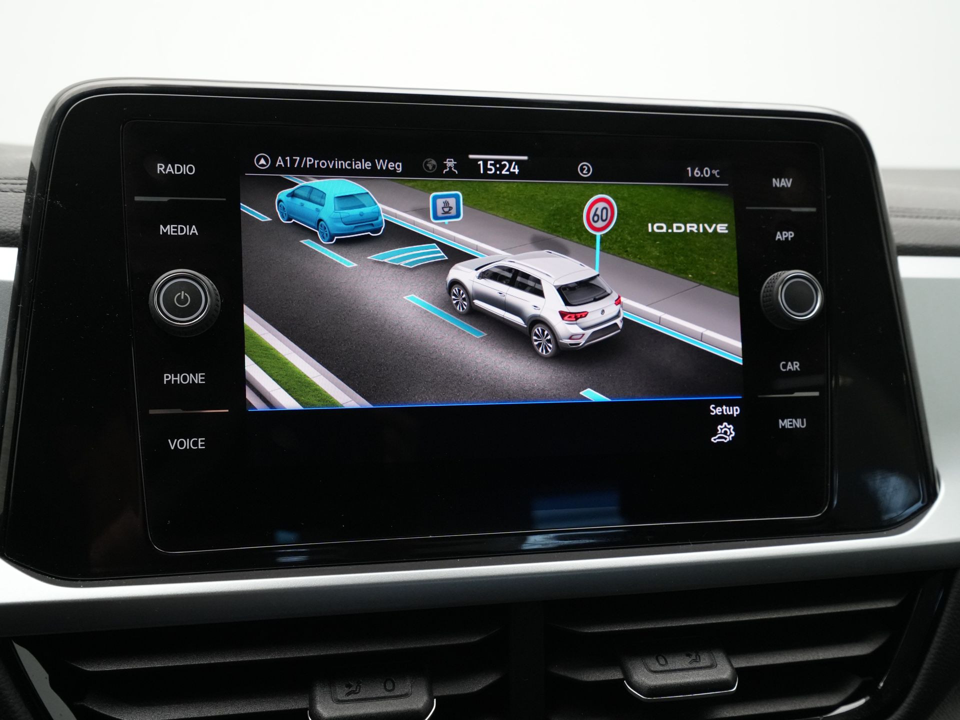 Volkswagen - T-Roc 1.5 TSI Life - 2024