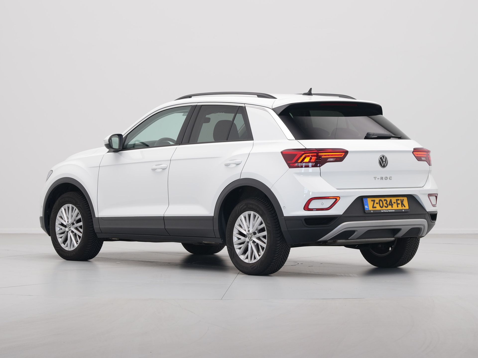 Volkswagen - T-Roc 1.5 TSI Life - 2024