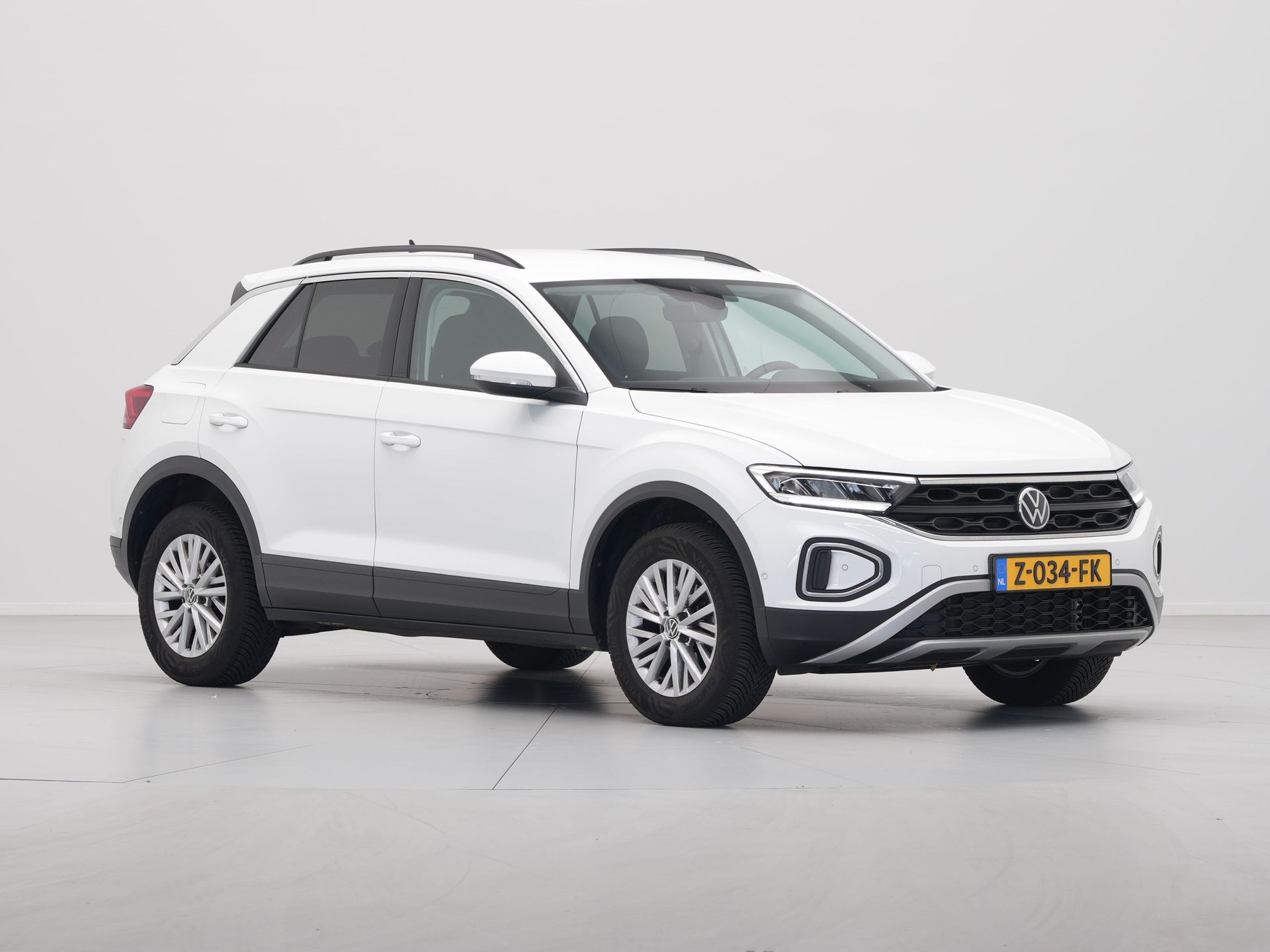 Volkswagen - T-Roc 1.5 TSI Life - 2024
