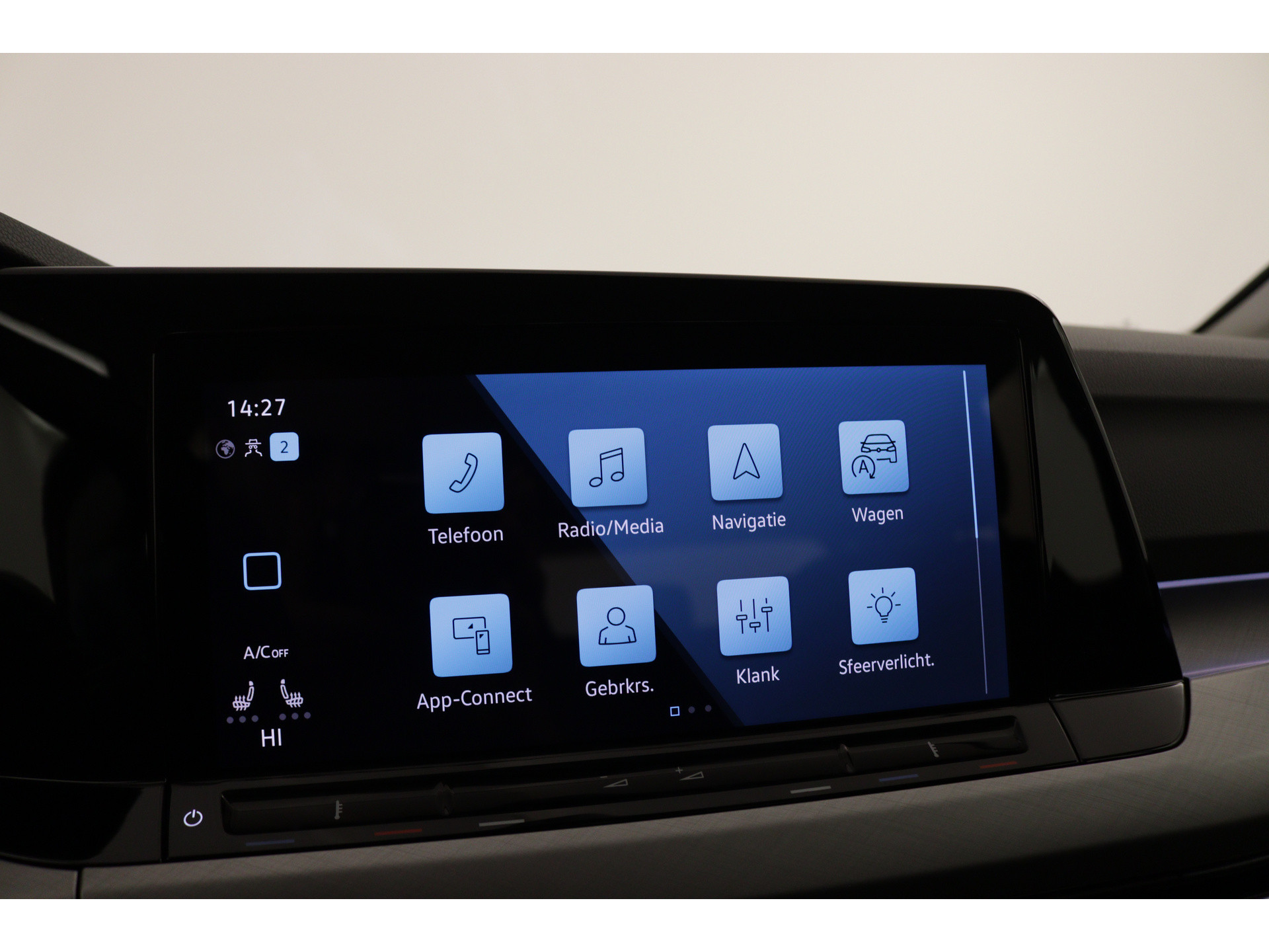 Volkswagen - Golf 1.0 eTSI Life Business - 2024