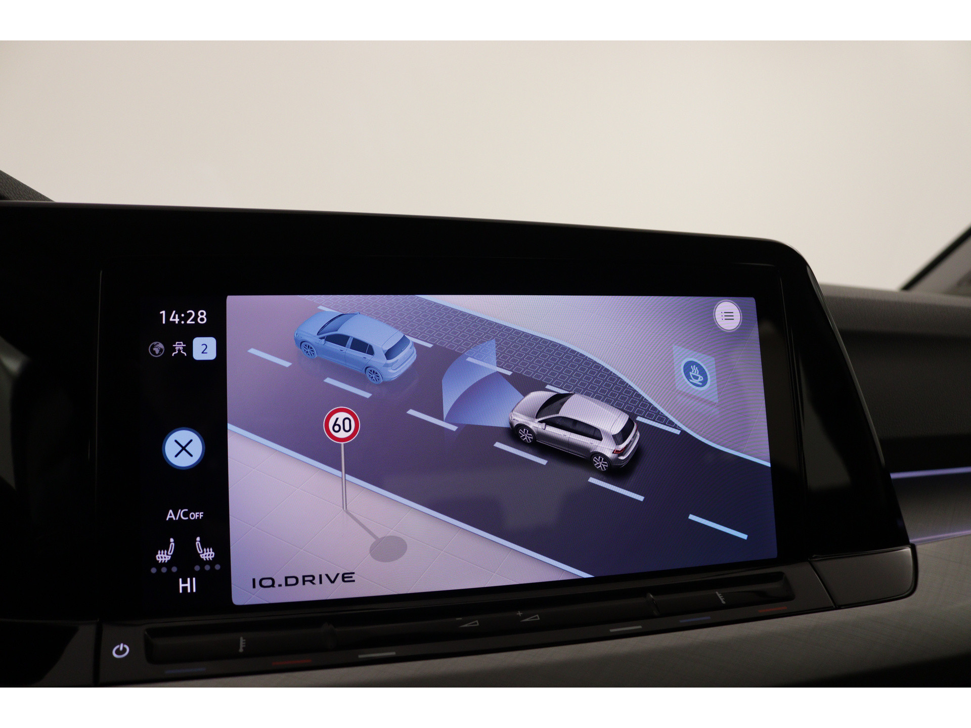 Volkswagen - Golf 1.0 eTSI Life Business - 2024