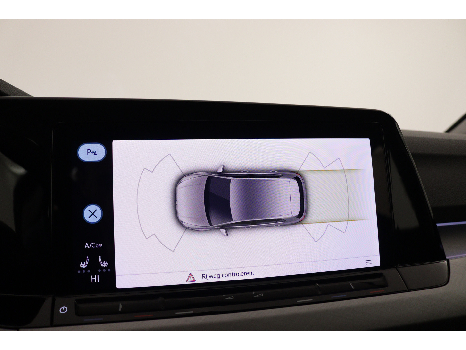 Volkswagen - Golf 1.0 eTSI Life Business - 2024