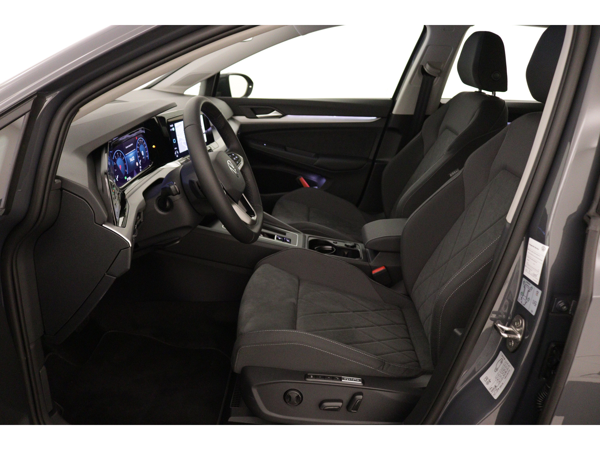 Volkswagen - Golf 1.0 eTSI Life Business - 2024