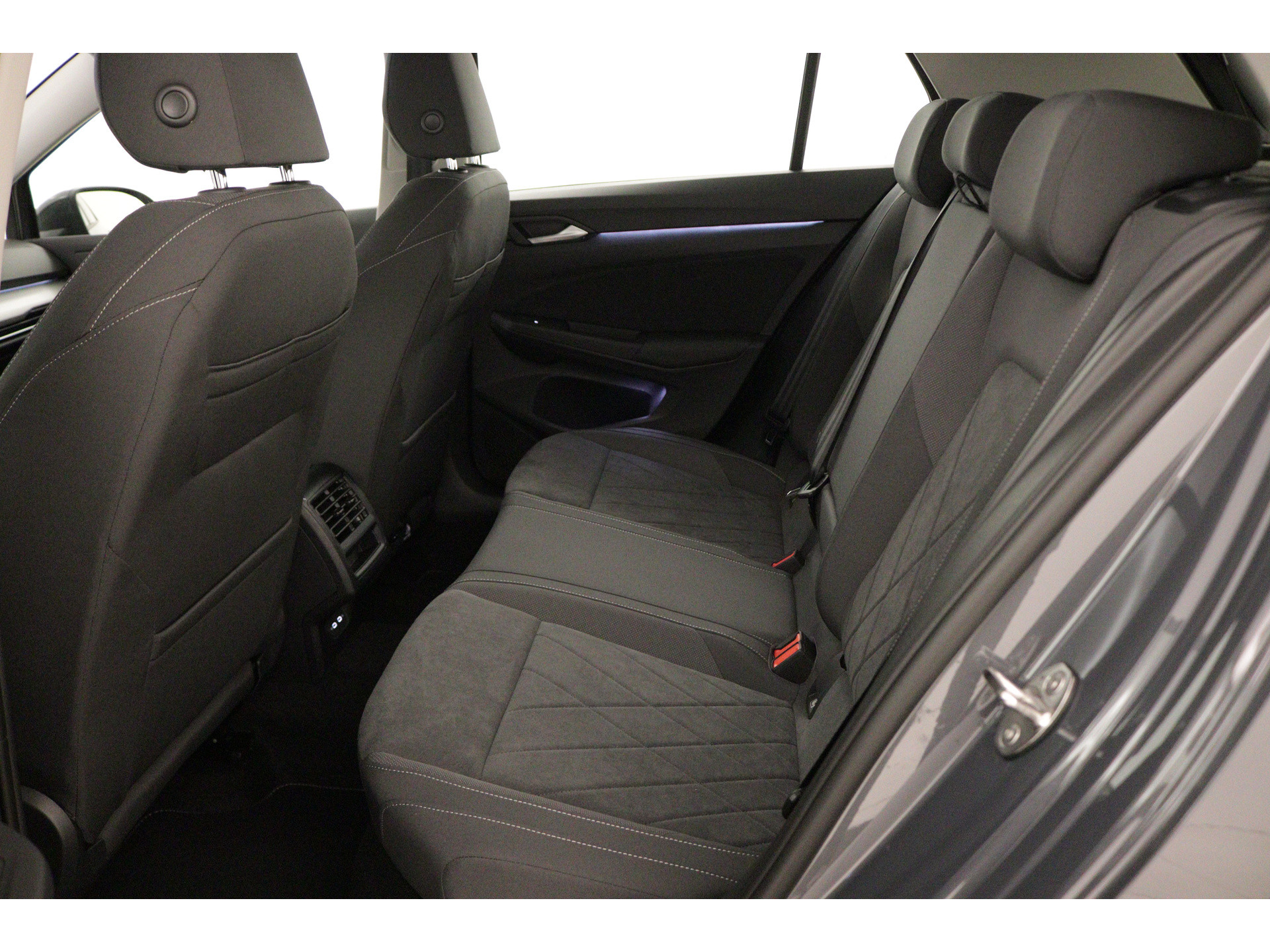 Volkswagen - Golf 1.0 eTSI Life Business - 2024