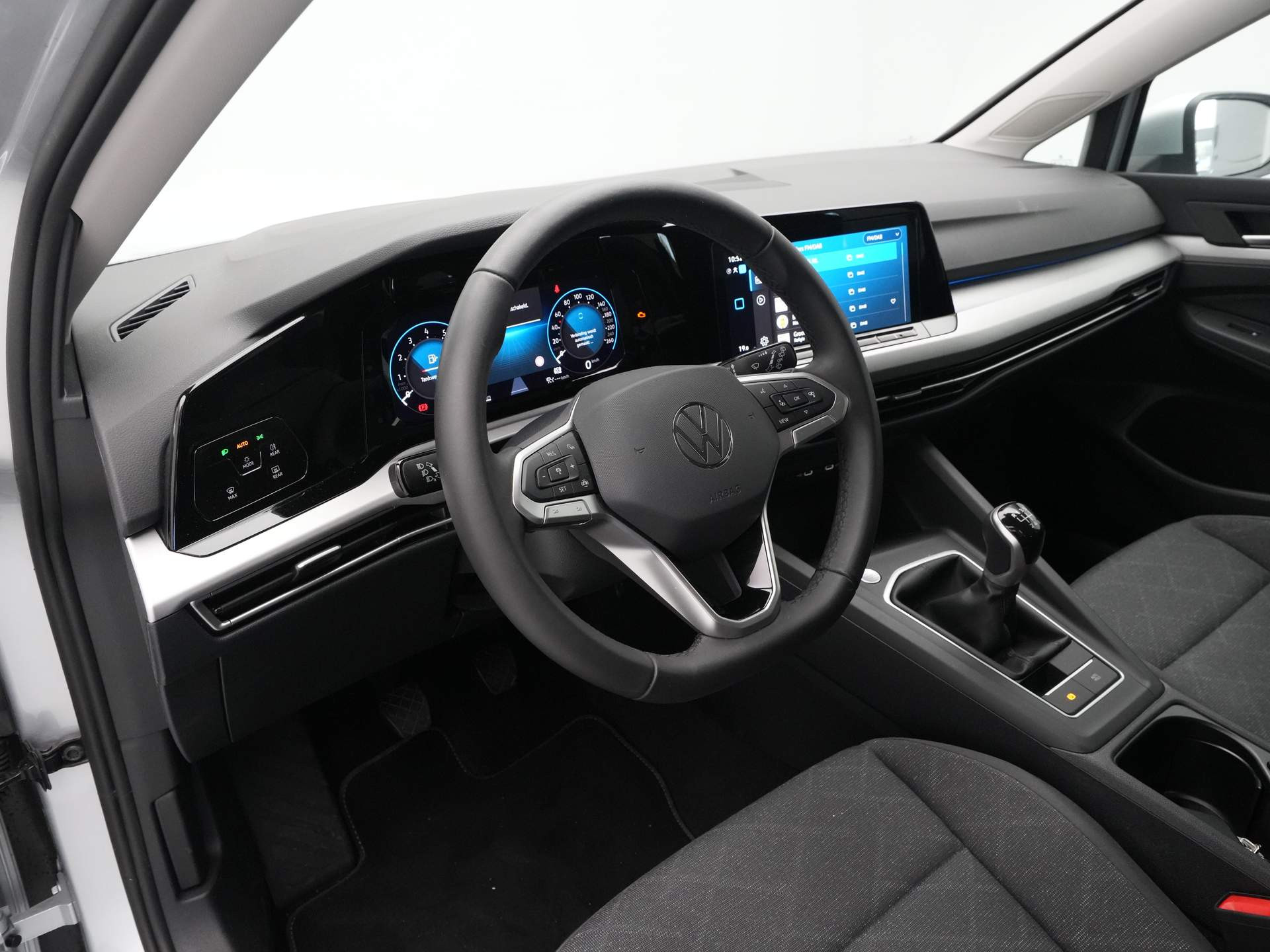 Volkswagen - GOLF Variant 1.0 TSI Life - 2024