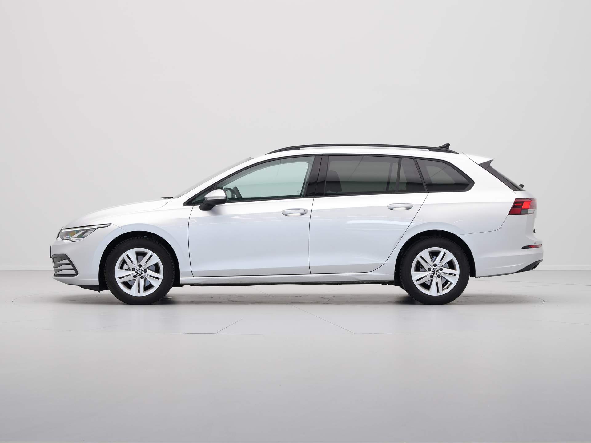 Volkswagen - GOLF Variant 1.0 TSI Life - 2024