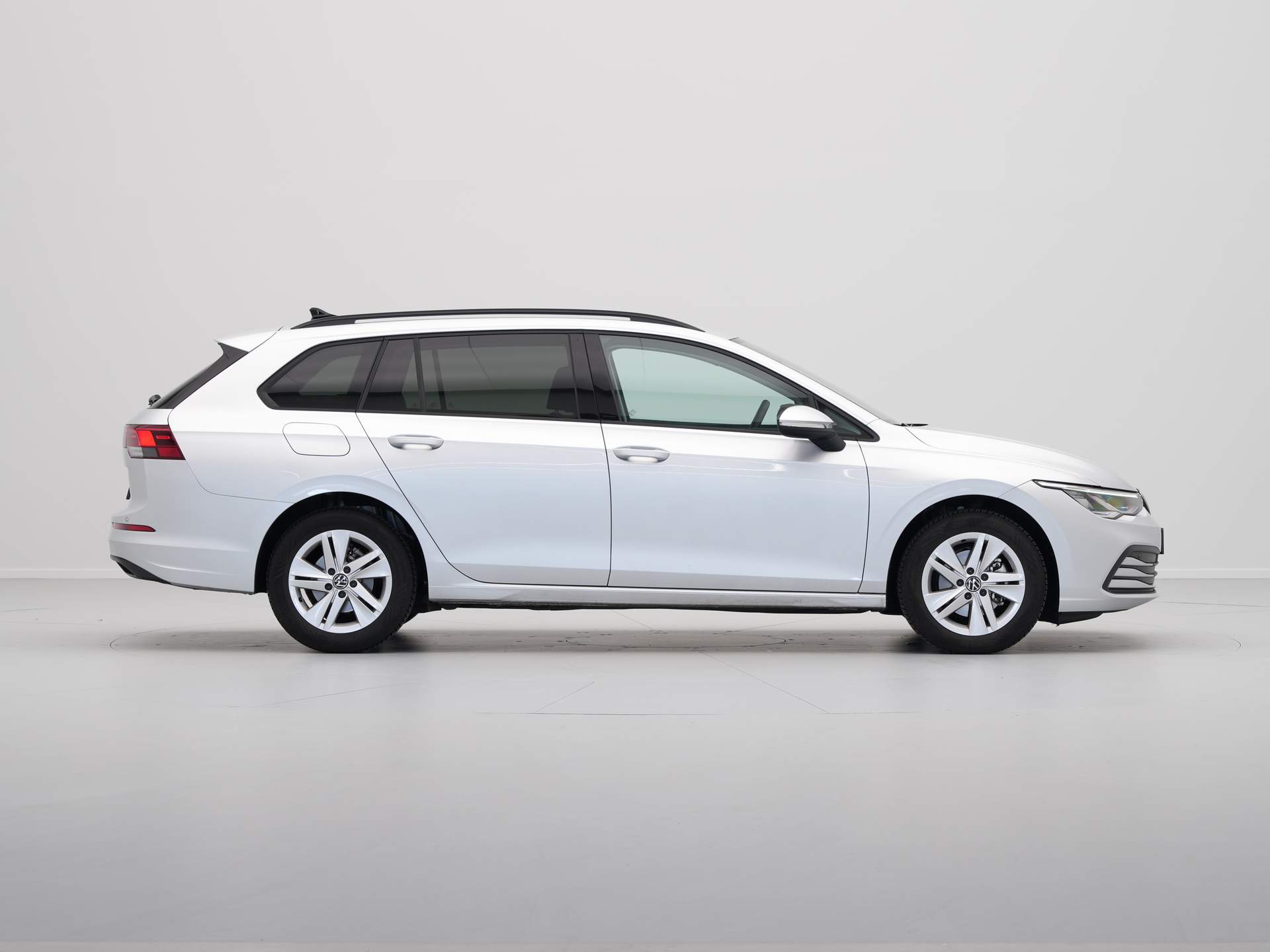 Volkswagen - GOLF Variant 1.0 TSI Life - 2024