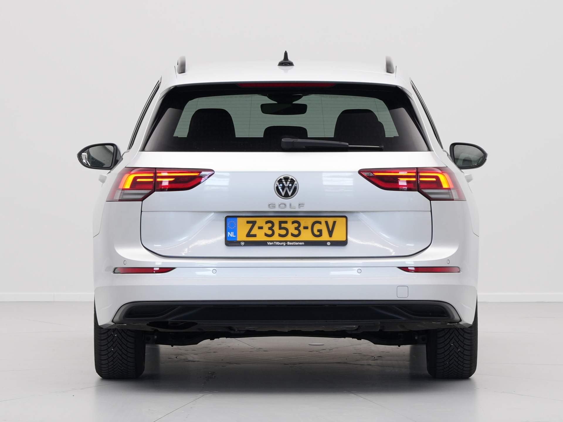 Volkswagen - GOLF Variant 1.0 TSI Life - 2024