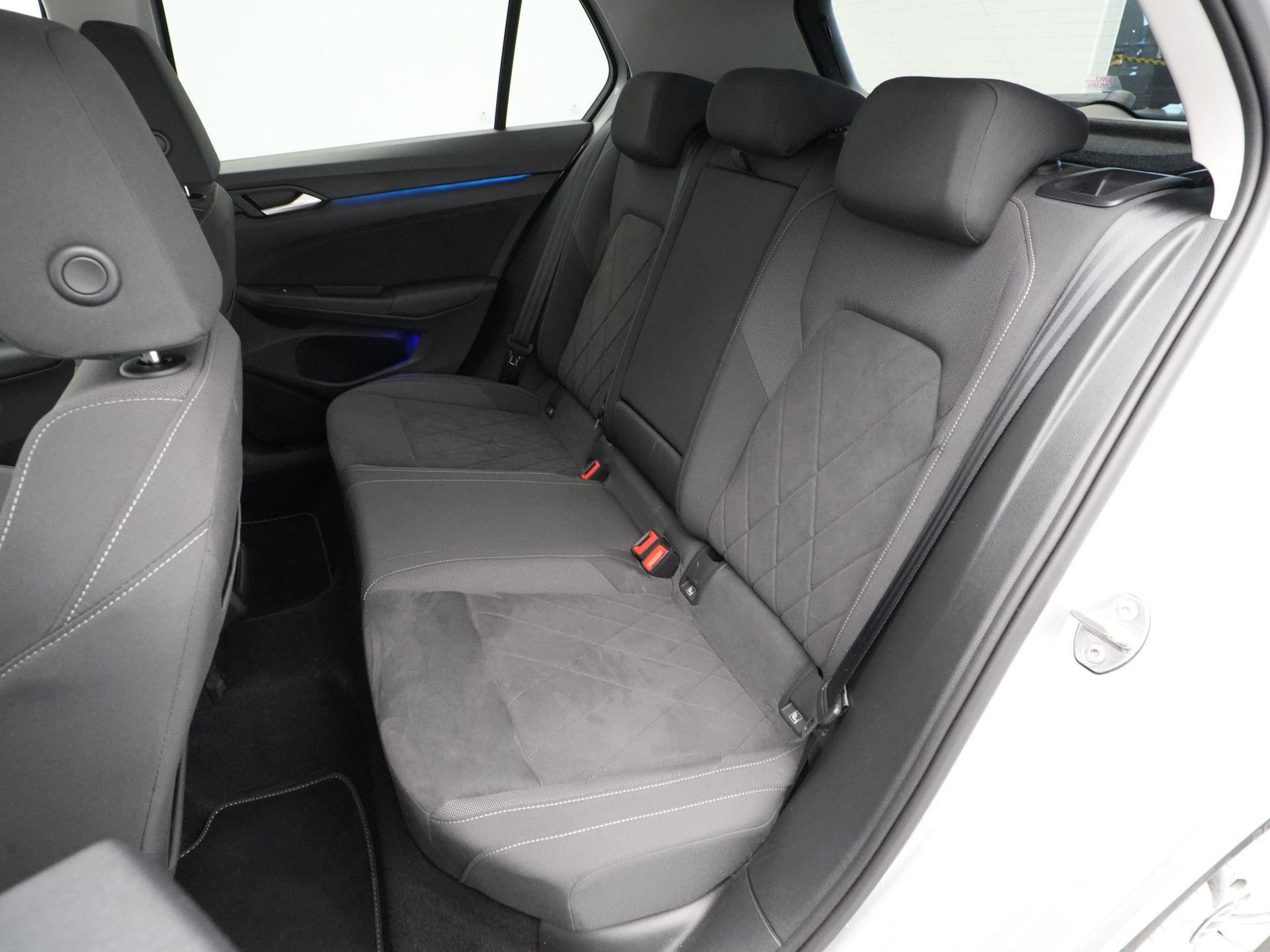 Volkswagen - Golf 1.0 eTSI Life Business - 2024