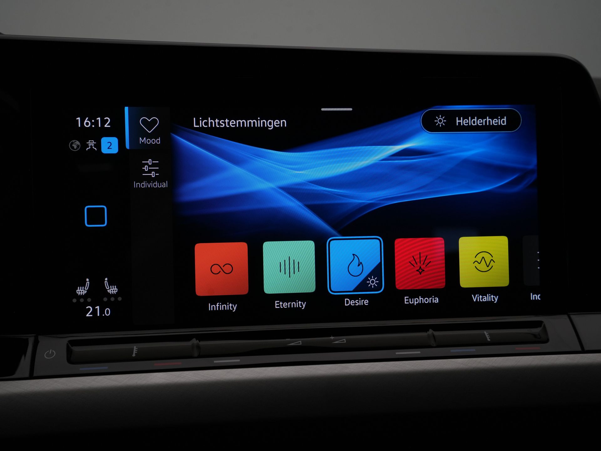 Volkswagen - Golf 1.0 eTSI Life Business - 2024