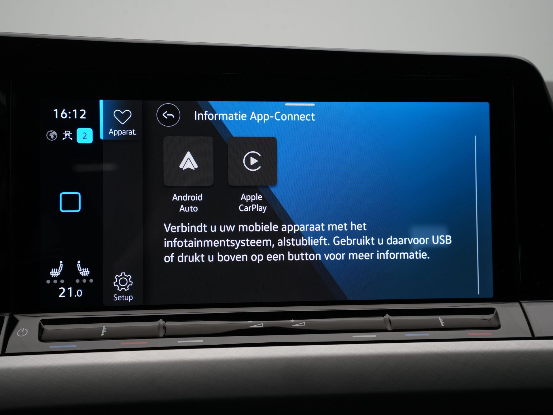 Volkswagen - Golf 1.0 eTSI Life Business - 2024