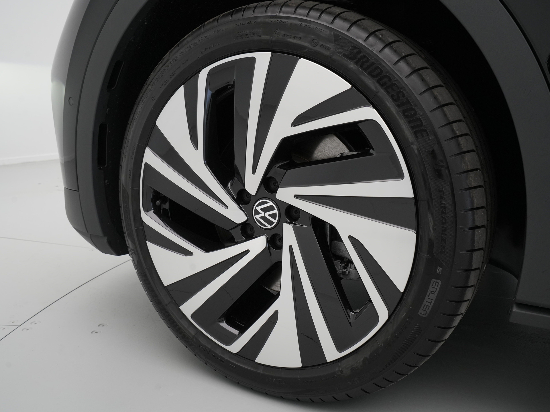 Volkswagen - ID.4 77kWh 286 1AT Pro Business - 2025