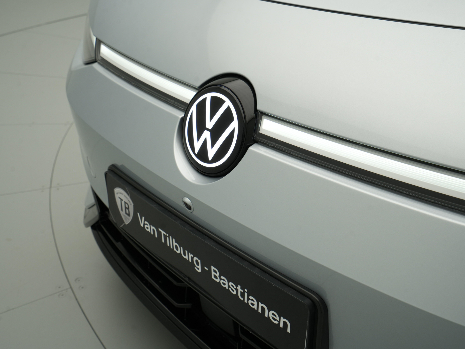 Volkswagen - ID.7 Tourer 77 kWh Elektromotor 286 1AT Pro Business - 2025