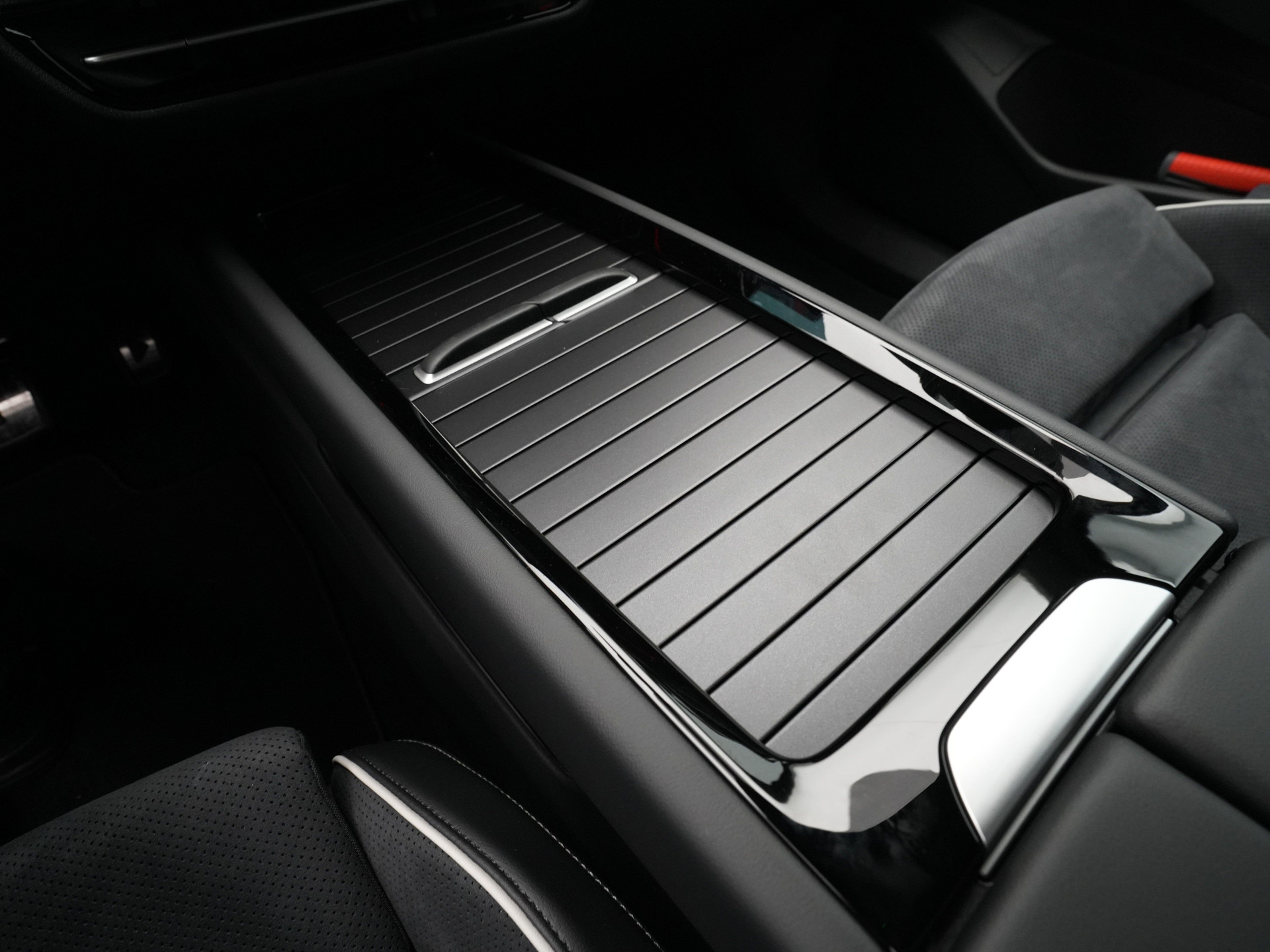Volkswagen - ID.7 Tourer 77 kWh Elektromotor 286 1AT Pro Business - 2025