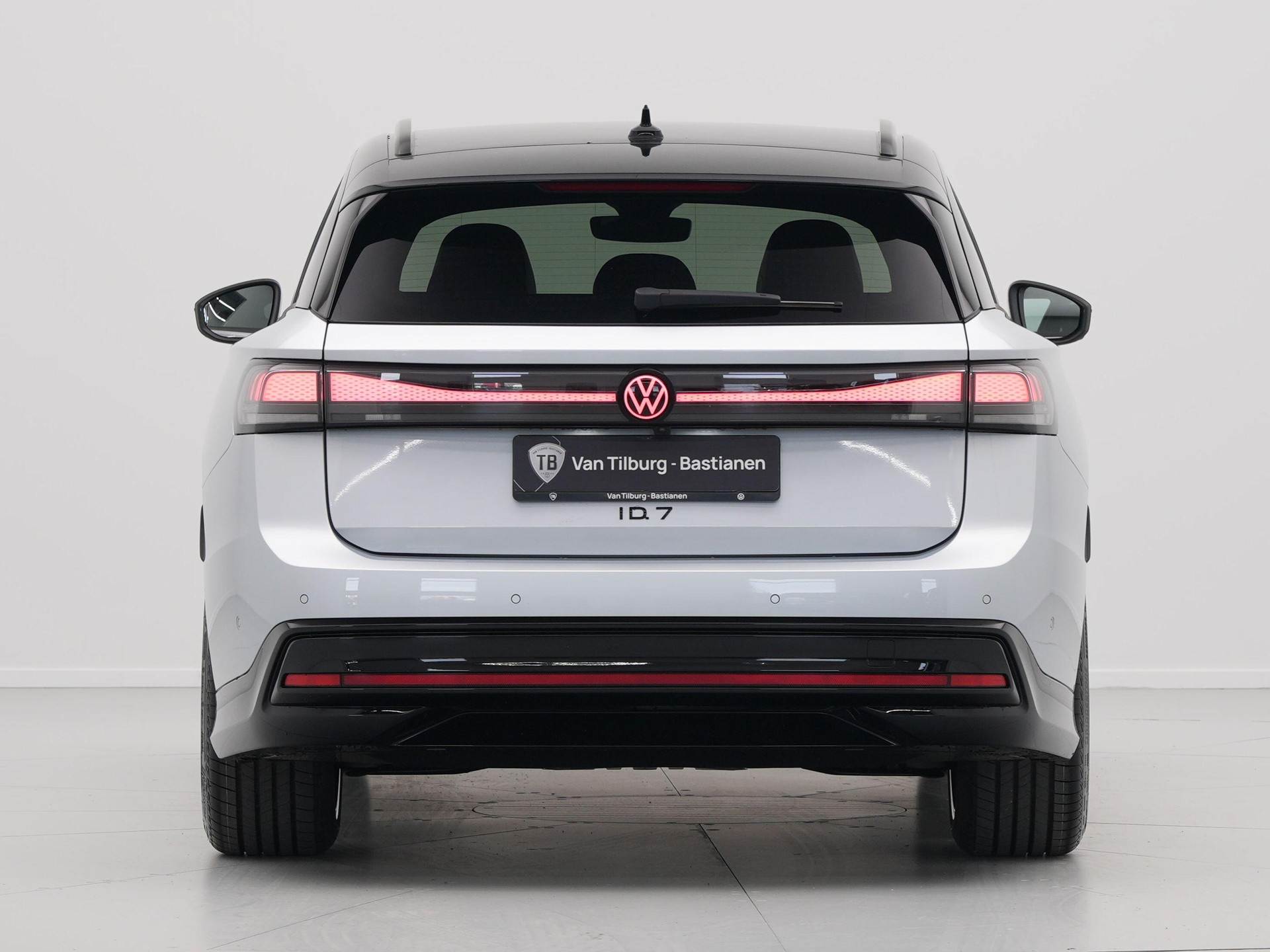 Volkswagen - ID.7 Tourer 77 kWh Elektromotor 286 1AT Pro Business - 2025