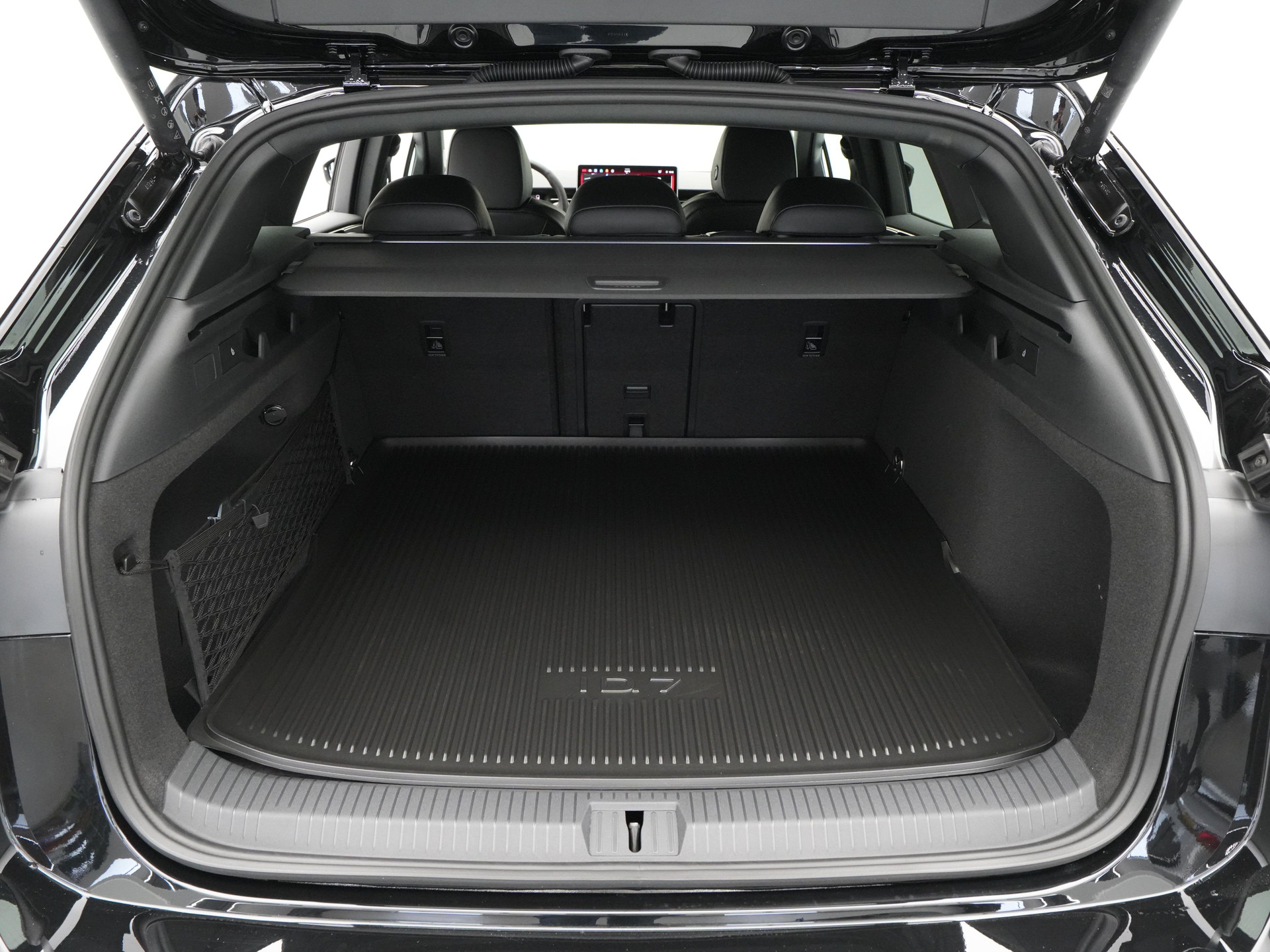 Volkswagen - ID.7 Tourer 77 kWh Elektromotor 286 1AT Pro Business - 2025