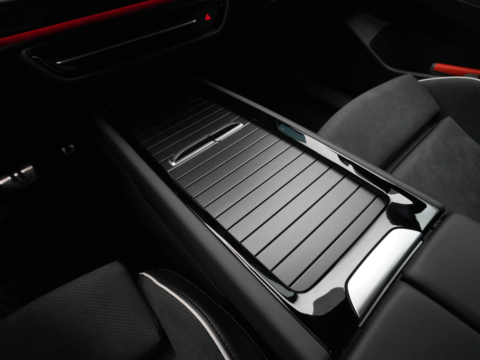 Volkswagen - ID.7 Tourer 77 kWh Elektromotor 286 1AT Pro Business - 2025