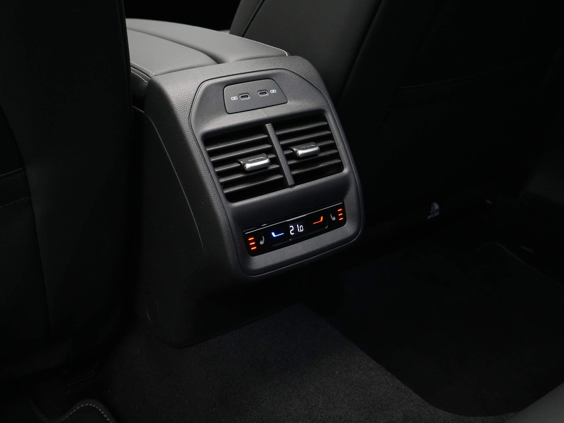 Volkswagen - Passat Variant 1.5 eTSI R-Line Business - 2024