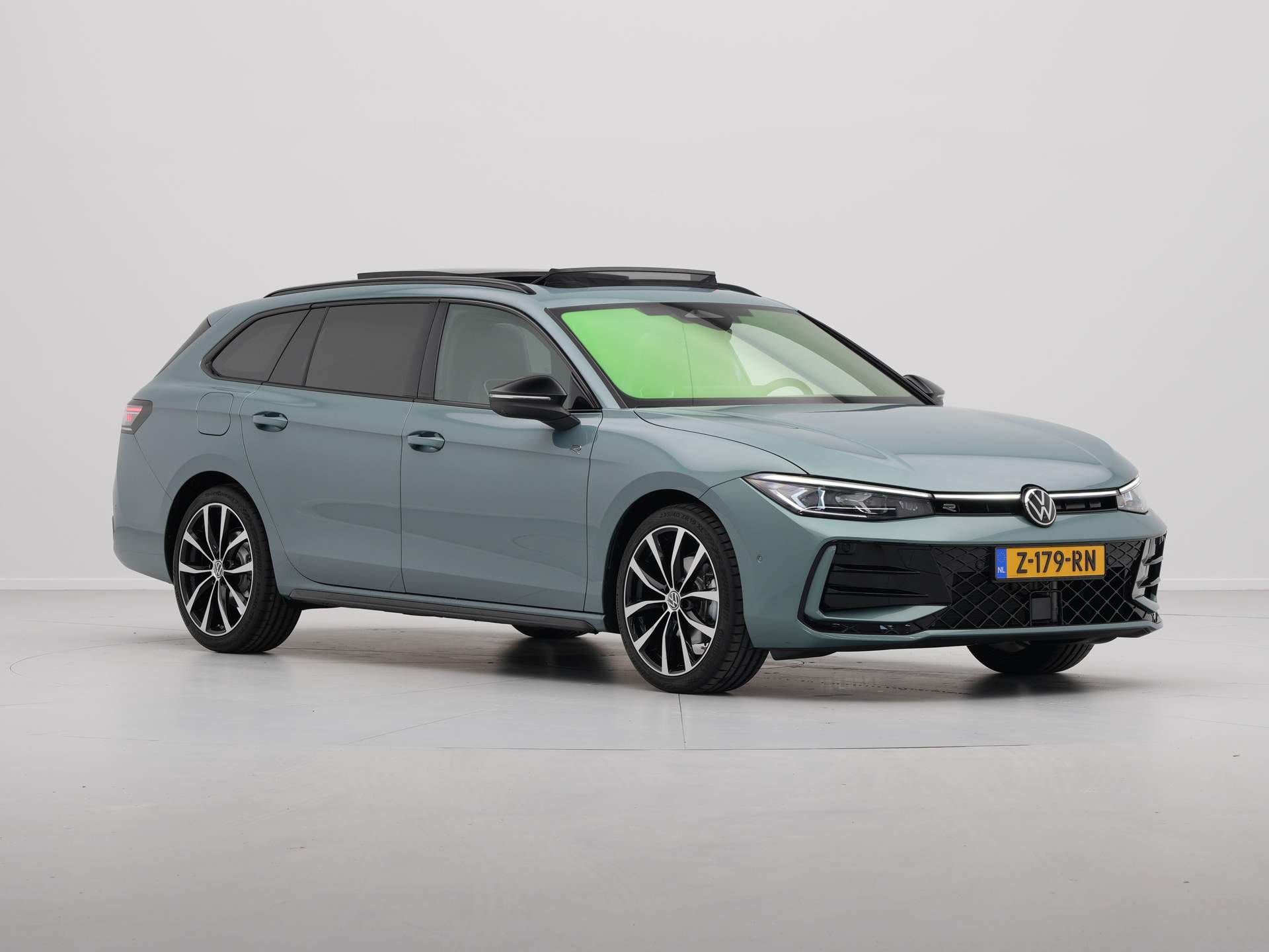 Volkswagen - Passat Variant 1.5 eTSI R-Line Business - 2024