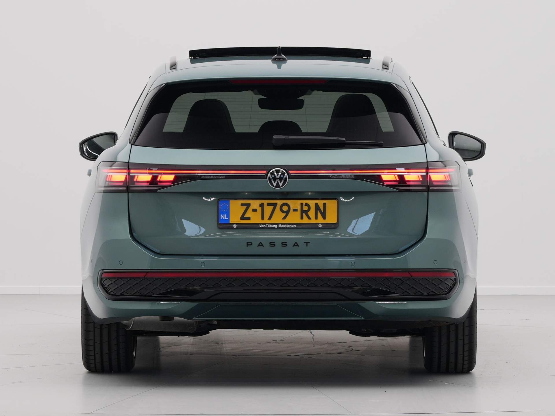 Volkswagen - Passat Variant 1.5 eTSI R-Line Business - 2024