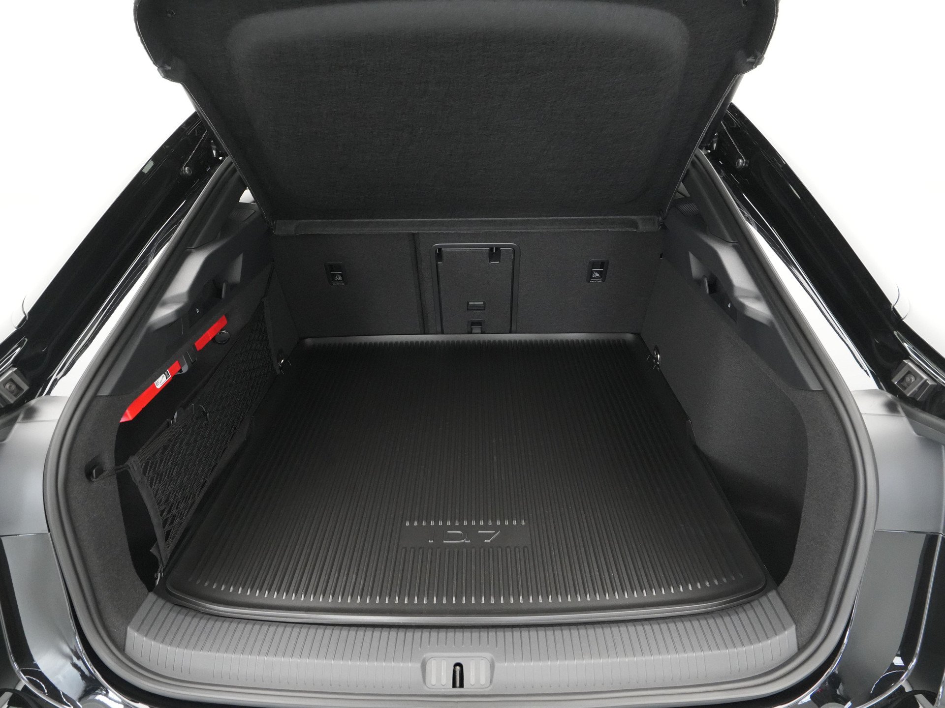 Volkswagen - ID.7 77 kWh Elektromotor 286 1AT Pro Business - 2025