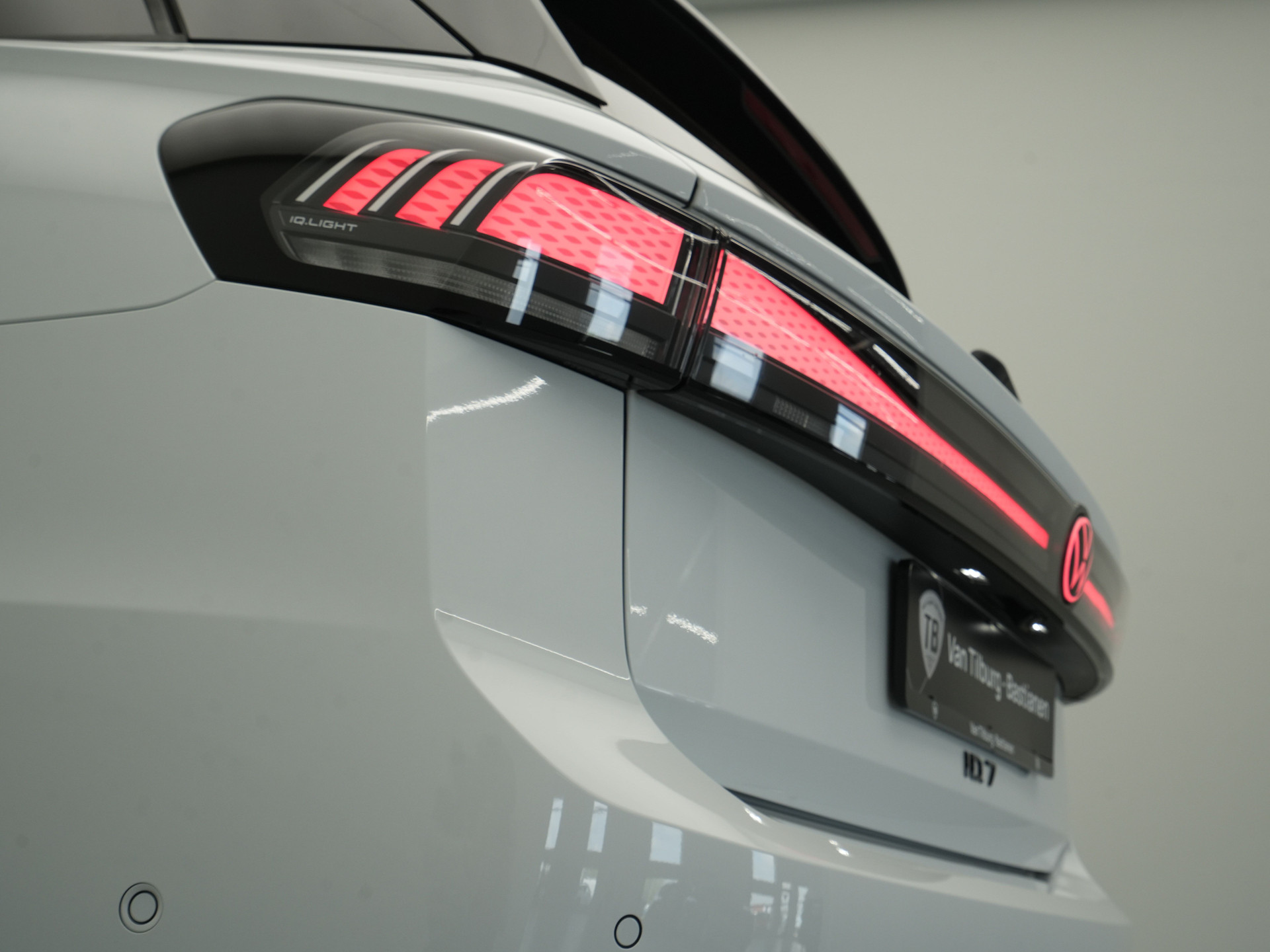 Volkswagen - ID.7 Tourer 86 kWh Elektromotor 286 1AT Pro S Business - 2025