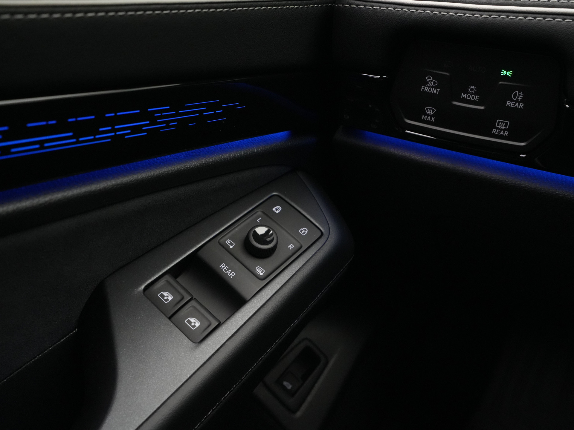 Volkswagen - ID.7 Tourer 86 kWh Elektromotor 286 1AT Pro S Business - 2025
