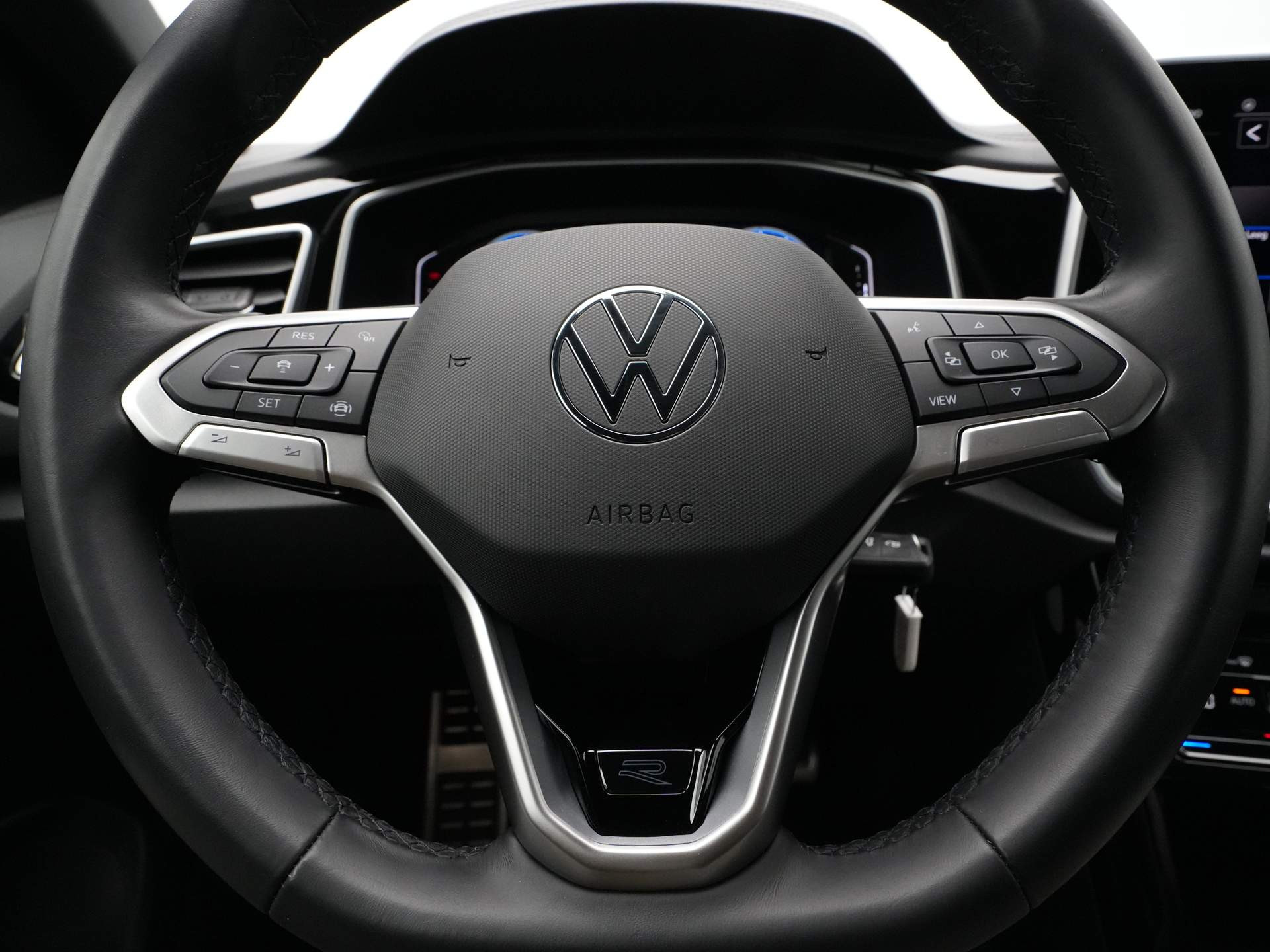 Volkswagen - T-Roc 1.5 TSI 150pk DSG R-Line - 2024