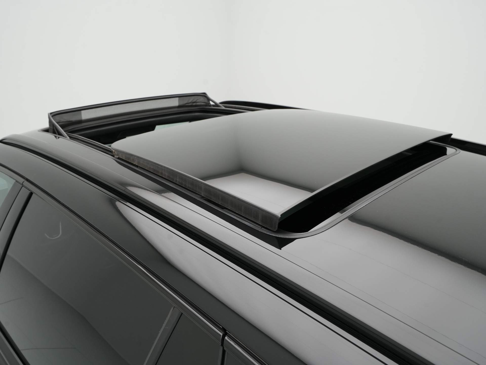 Volkswagen - Passat Variant 1.5 eTSI 150pk DSG R Line BlackStyle - 2024