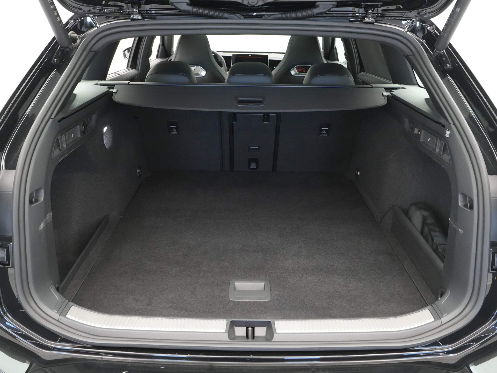 Volkswagen - Passat Variant 1.5 eTSI 150pk DSG R Line BlackStyle - 2024