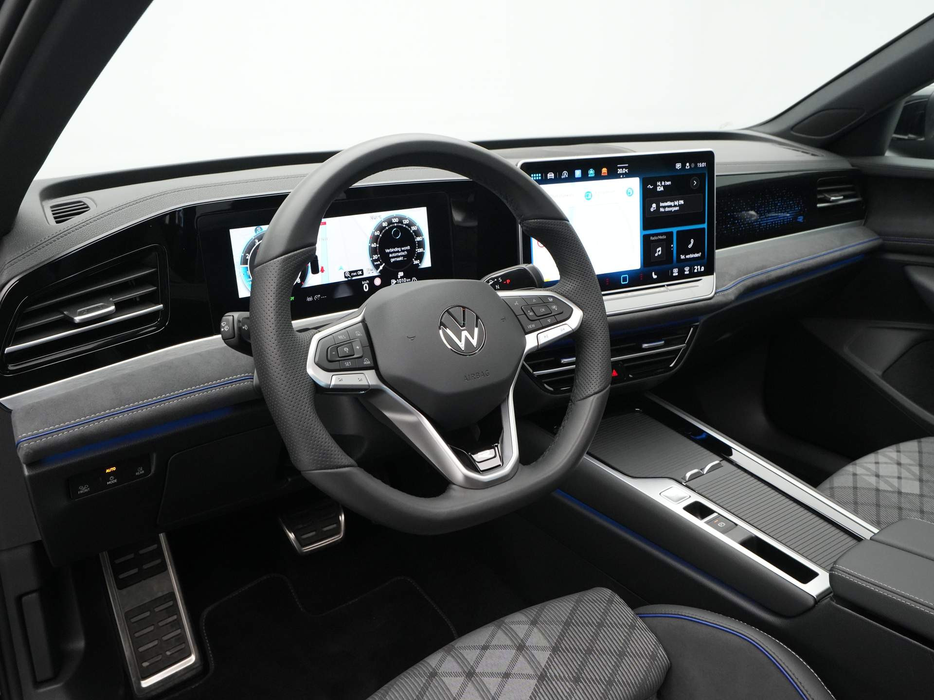 Volkswagen - Passat Variant 1.5 eTSI 150pk DSG R Line BlackStyle - 2024