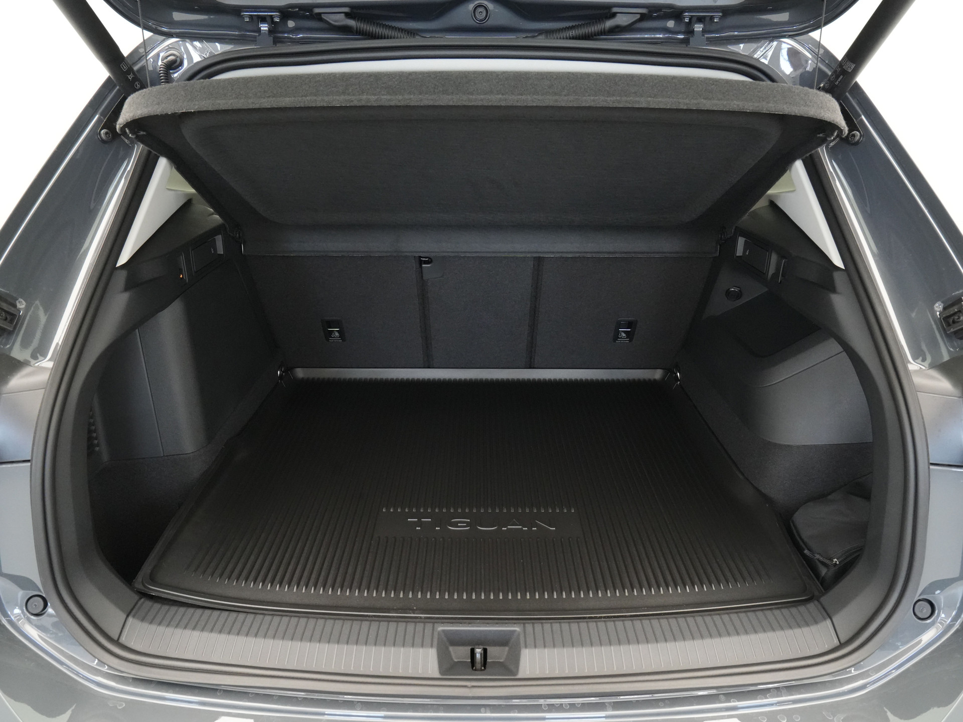 Volkswagen - Tiguan 1.5 eHybrid 204 6DSG Life Edition - 2025