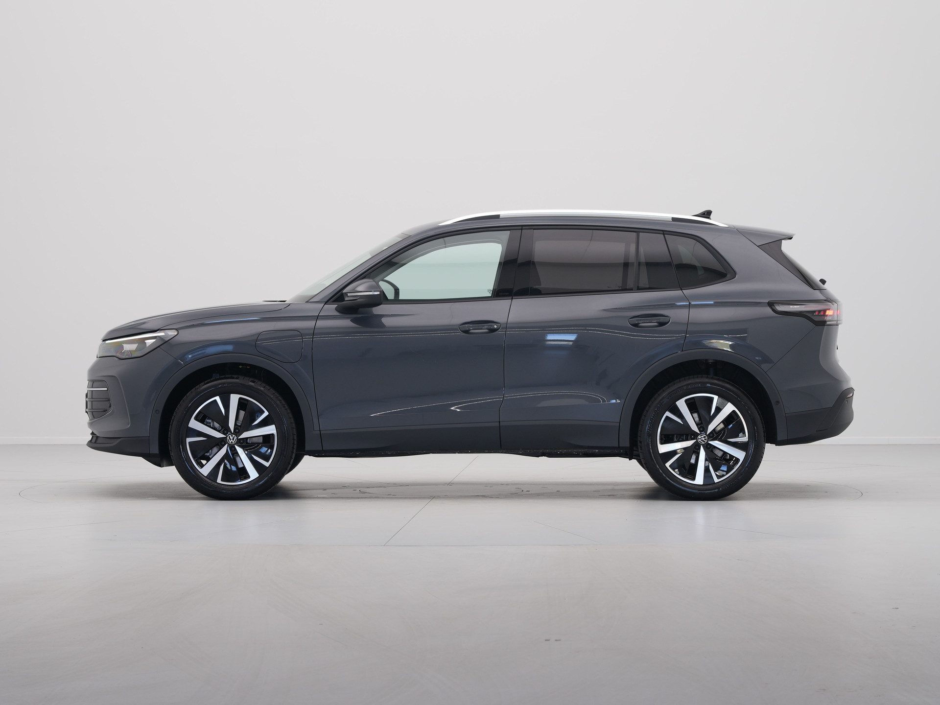 Volkswagen - Tiguan 1.5 eHybrid 204 6DSG Life Edition - 2025
