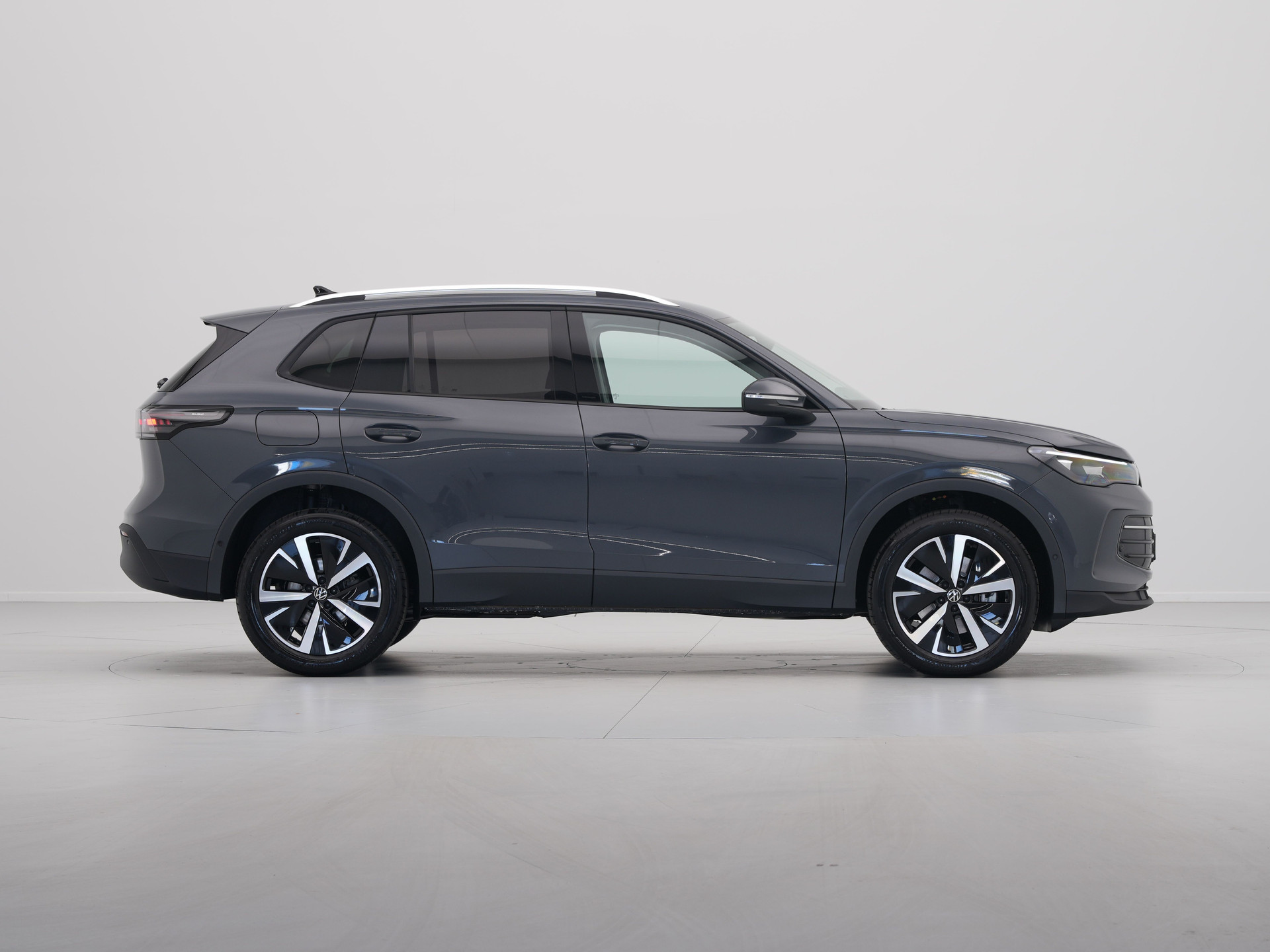 Volkswagen - Tiguan 1.5 eHybrid 204 6DSG Life Edition - 2025
