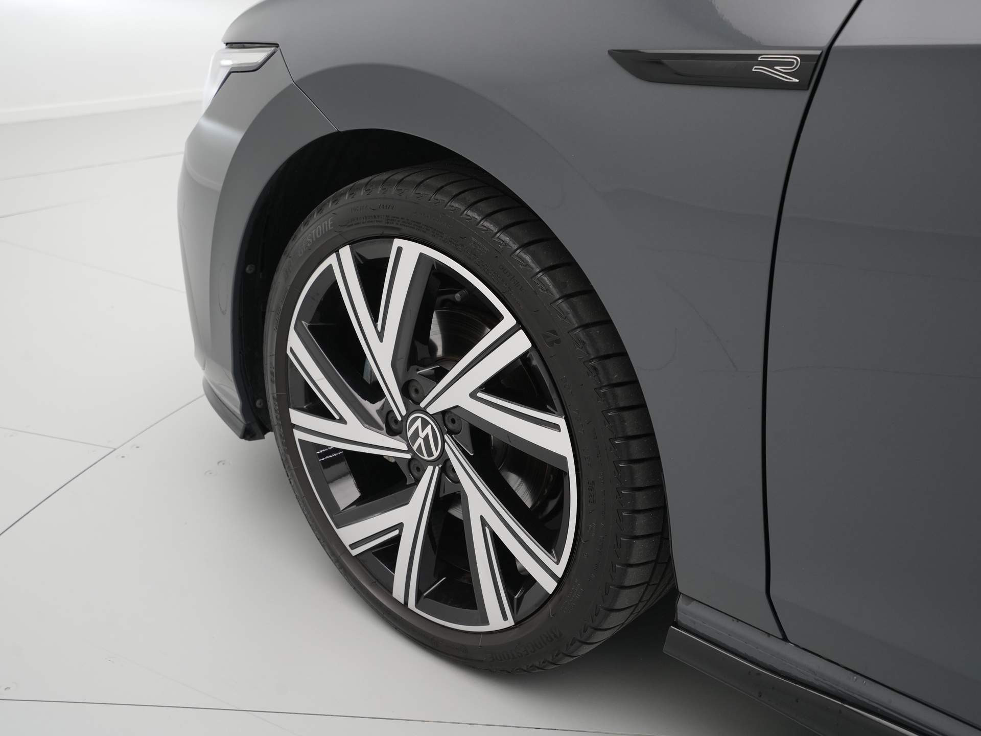 Volkswagen - GOLF Variant 1.5 eTSI 130pk DSG R-Line - 2024