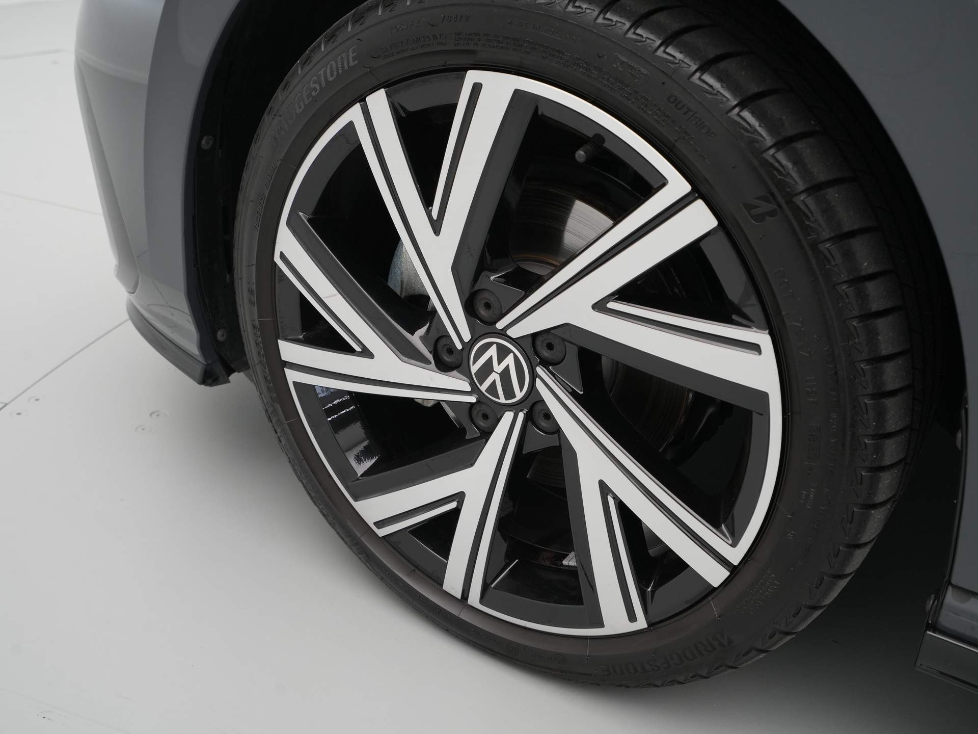 Volkswagen - GOLF Variant 1.5 eTSI 130pk DSG R-Line - 2024