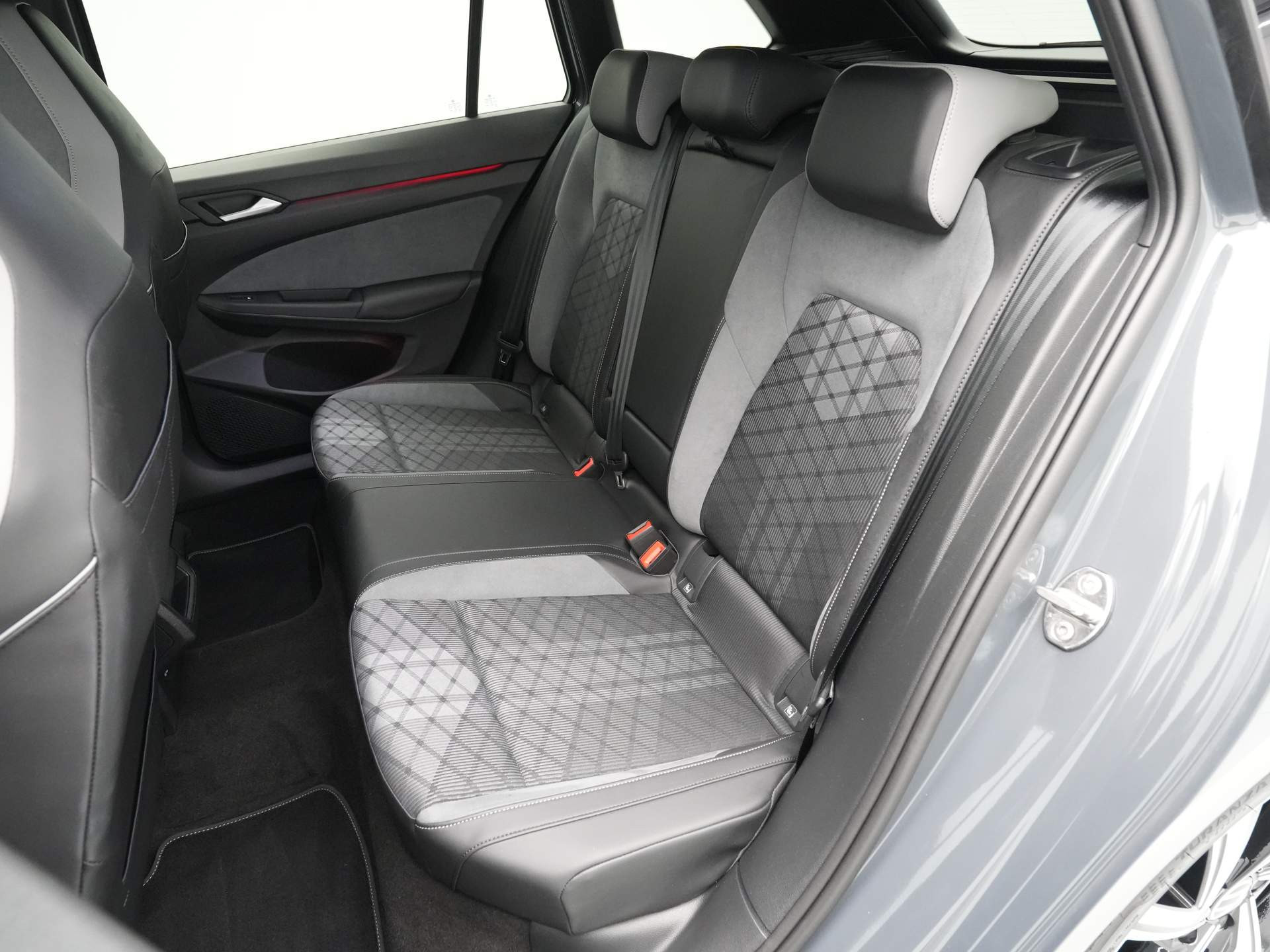Volkswagen - GOLF Variant 1.5 eTSI 130pk DSG R-Line - 2024