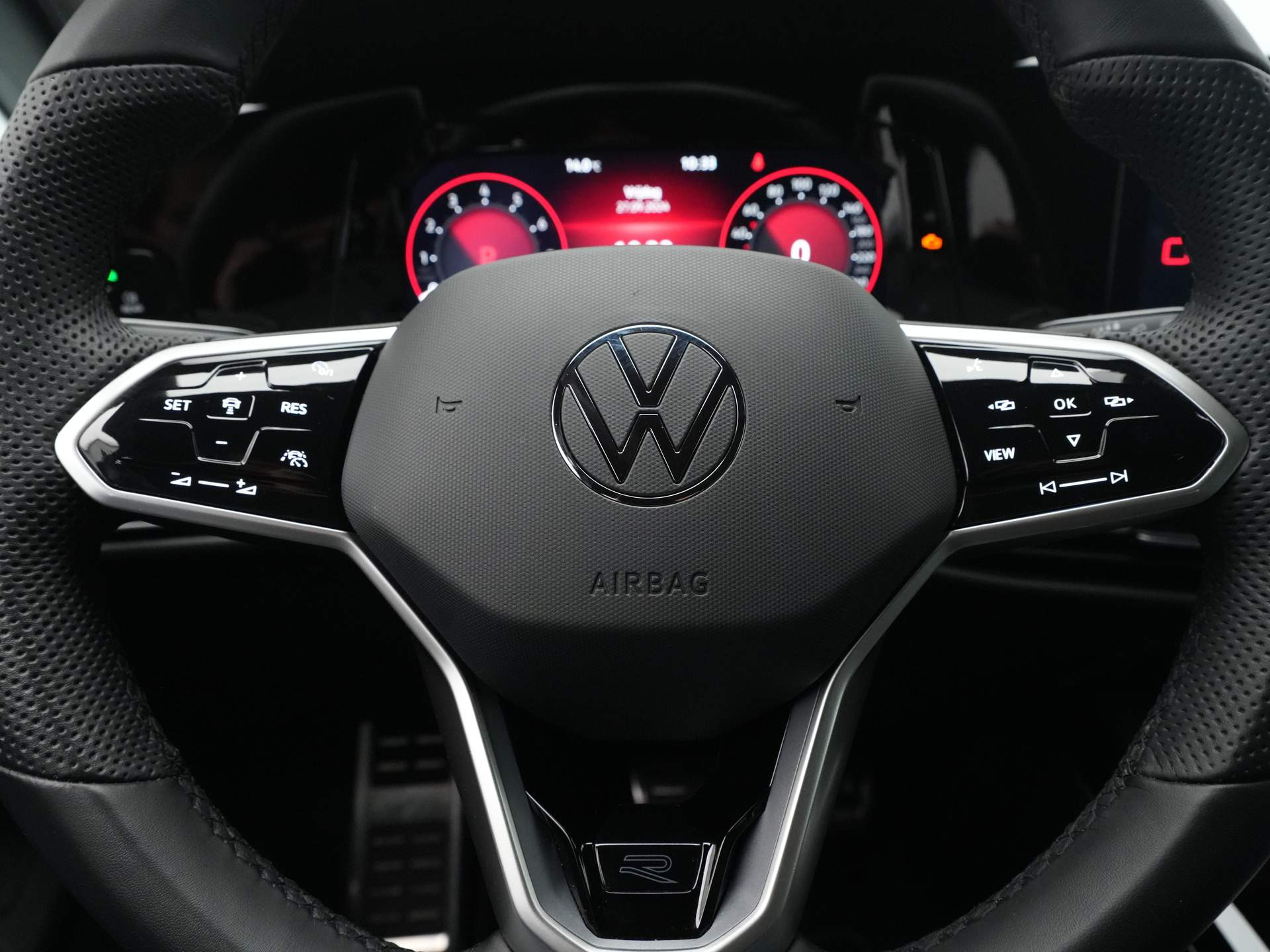Volkswagen - GOLF Variant 1.5 eTSI 130pk DSG R-Line - 2024