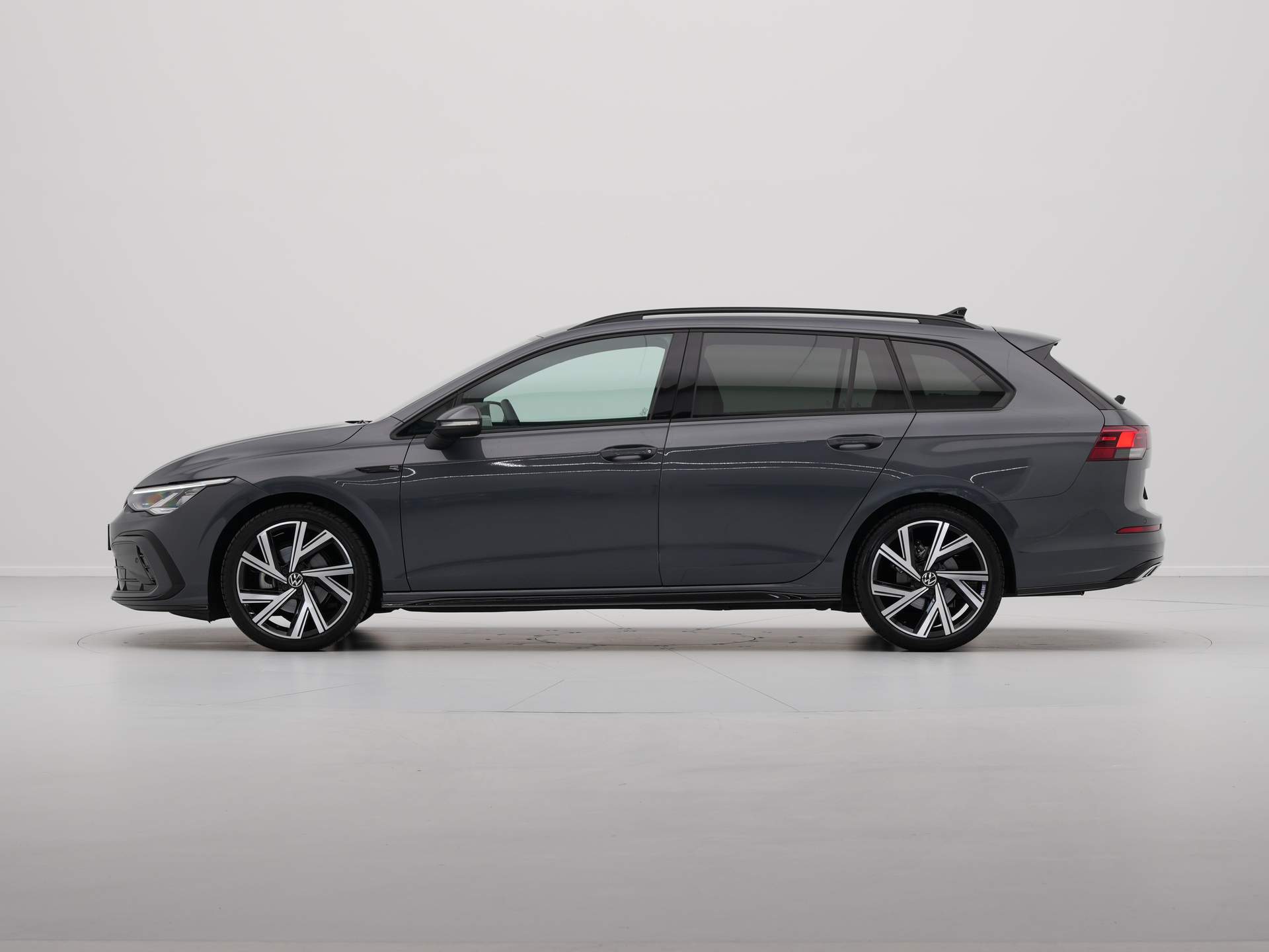 Volkswagen - GOLF Variant 1.5 eTSI 130pk DSG R-Line - 2024