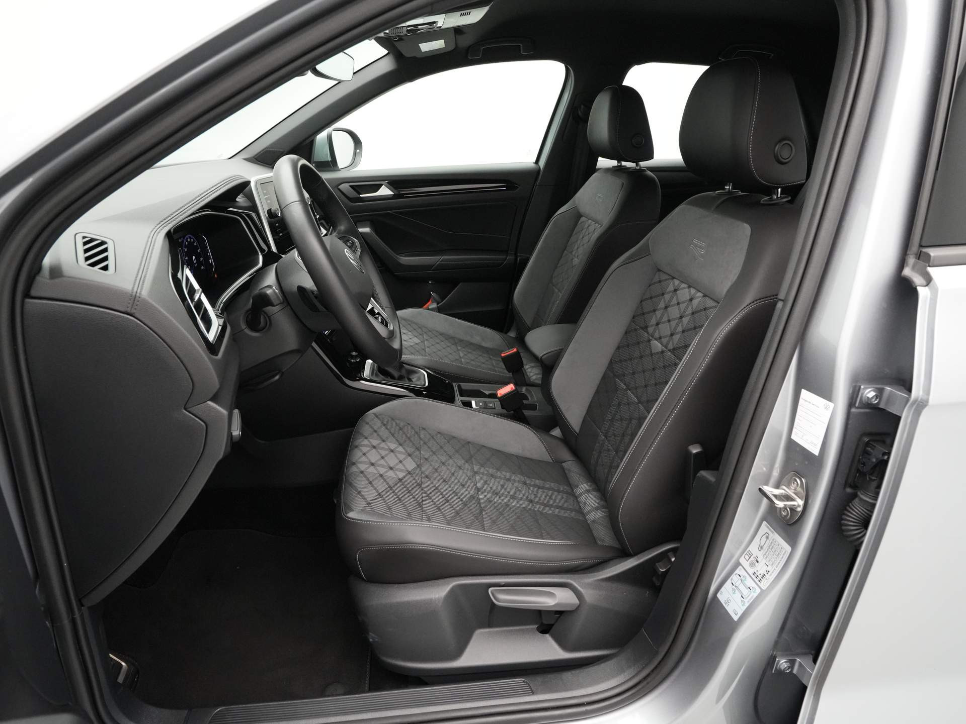 Volkswagen - T-Roc 1.5 TSI 150pk DSG R-Line - 2024
