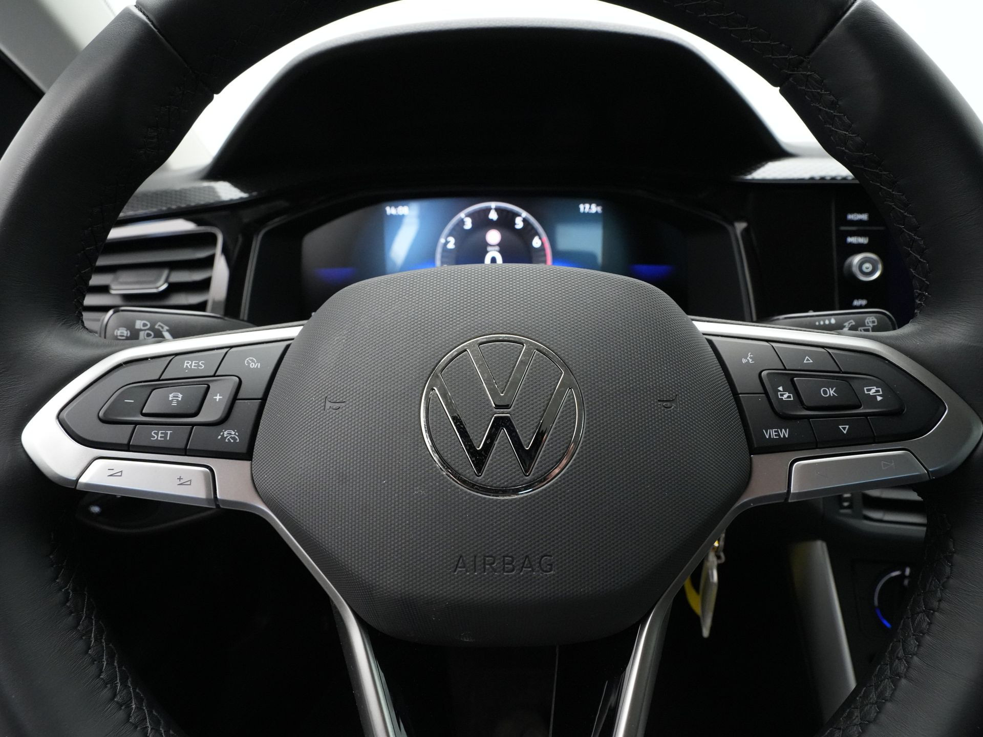 Volkswagen - Polo 1.0 TSI Life Edition - 2024