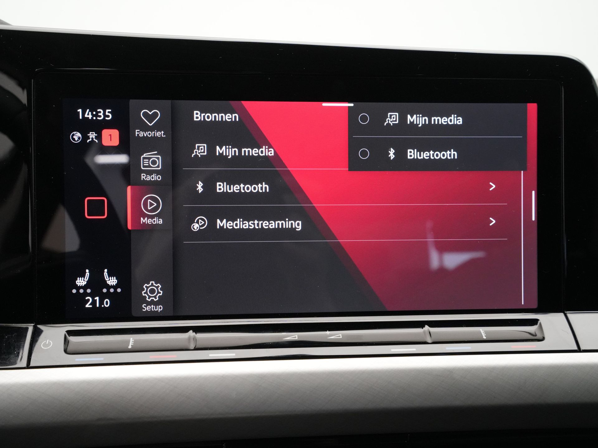 Volkswagen - Golf 1.0 eTSI Life Business - 2024