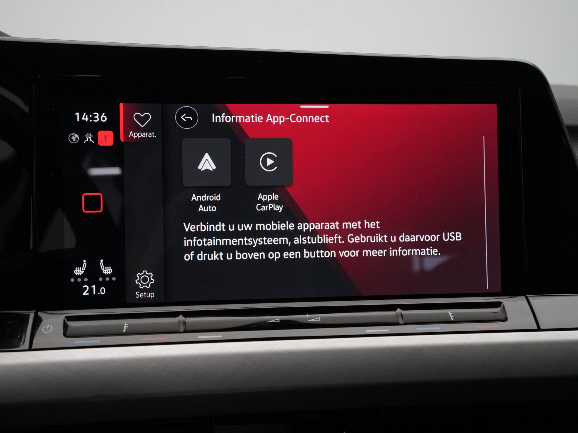 Volkswagen - Golf 1.0 eTSI Life Business - 2024